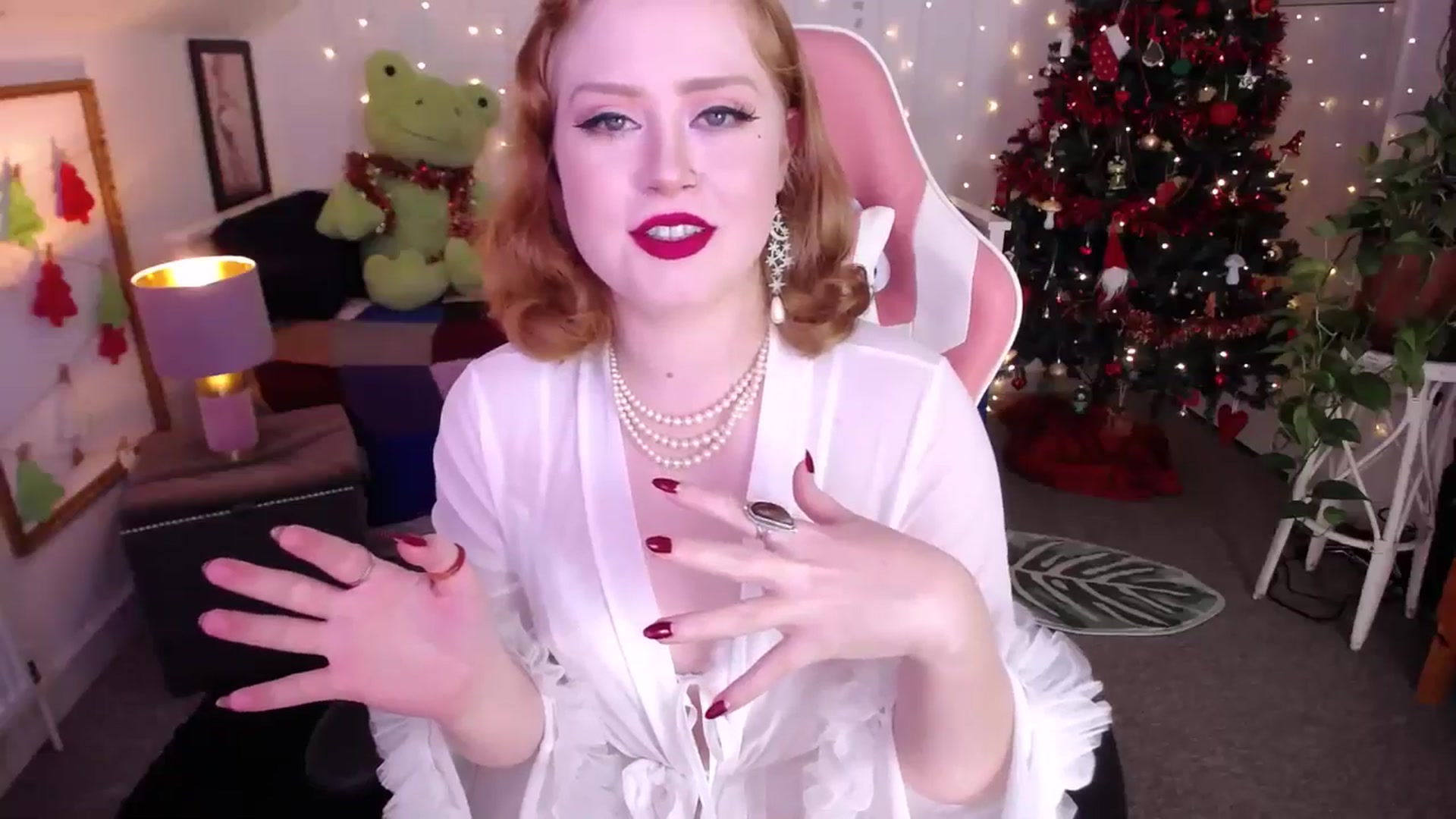 Gallery image thumbnail from LunaRoux's myfreecams stream on, 12/30/2025, 21:24 image 20 of 20