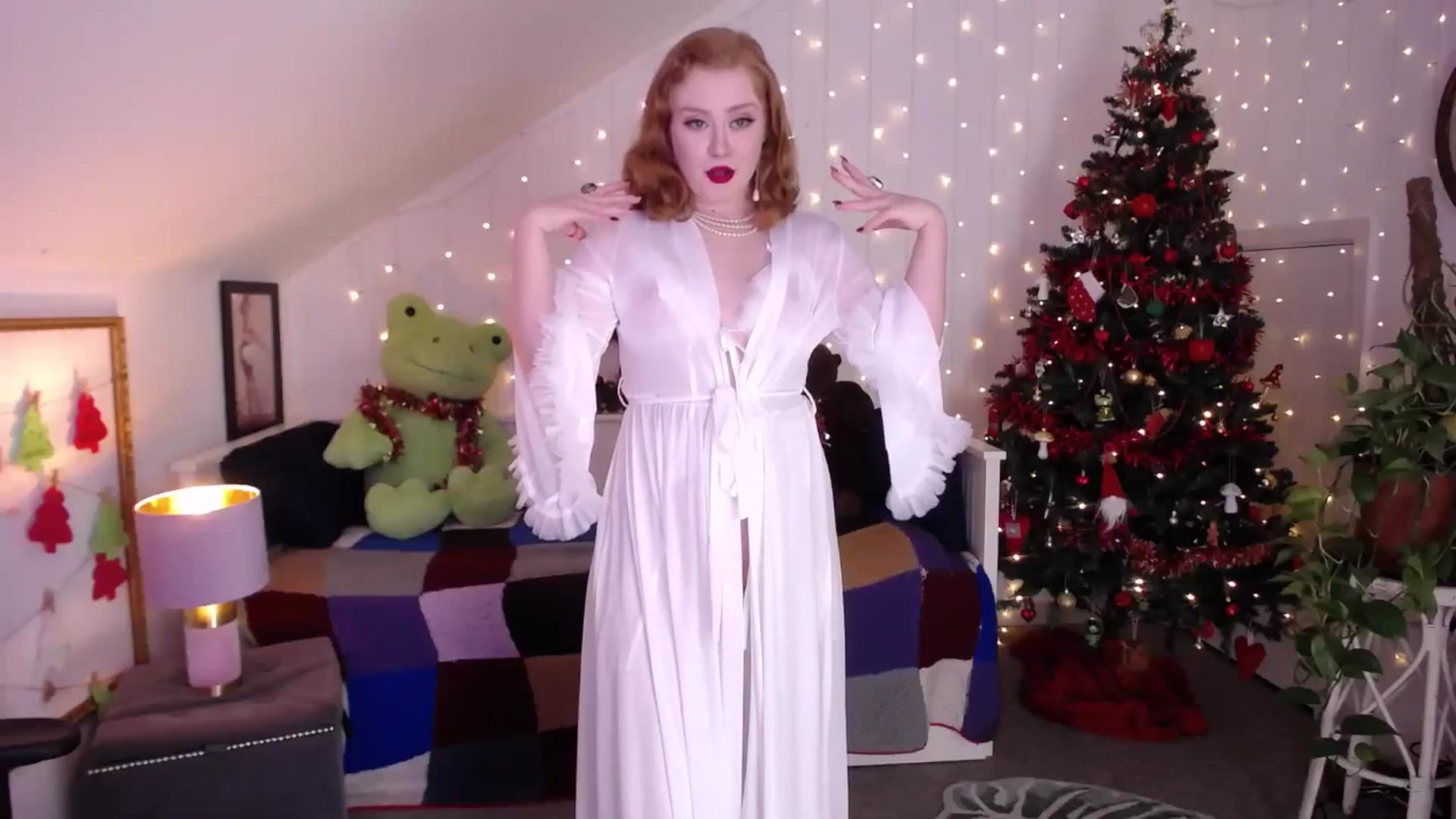 Gallery image thumbnail from LunaRoux's myfreecams stream on, 12/30/2025, 21:58 image 11 of 20