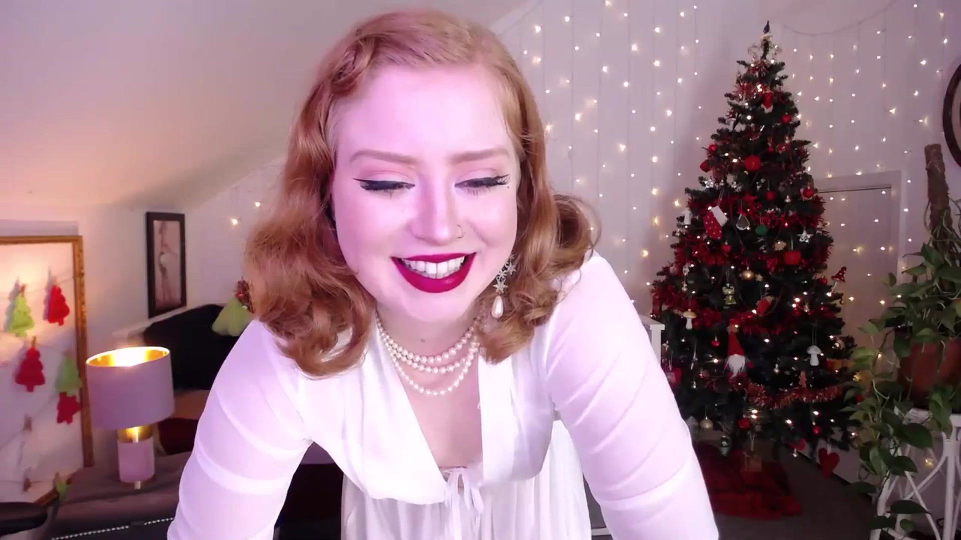 Gallery image thumbnail from LunaRoux's myfreecams stream on, 12/30/2025, 21:58 image 7 of 20