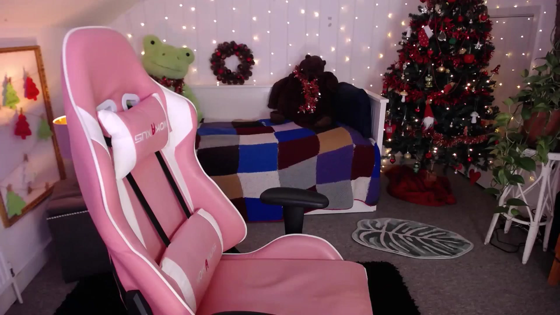 Gallery image thumbnail from LunaRoux's myfreecams stream on, 12/30/2025, 21:58 image 3 of 20