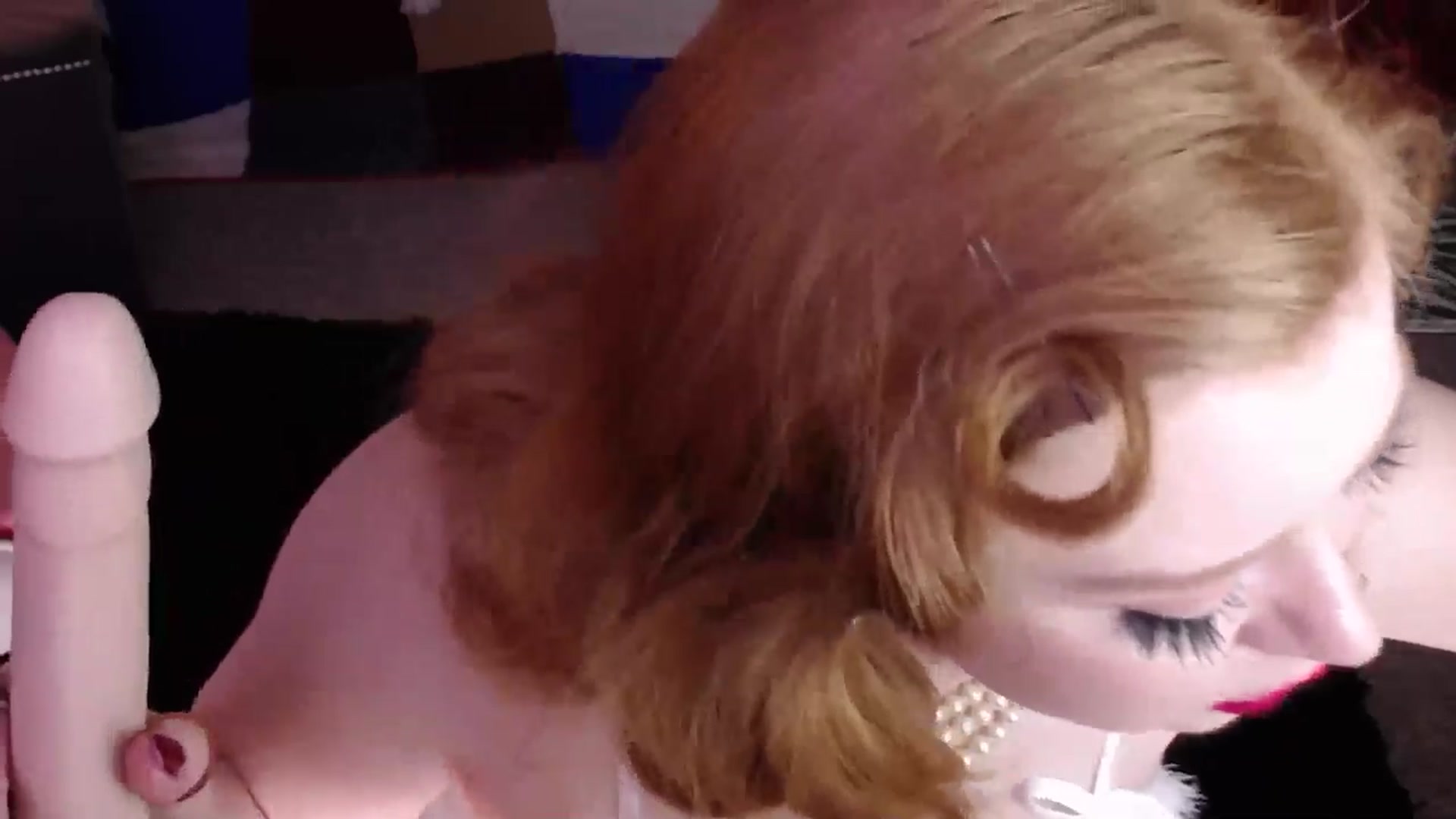 Gallery image thumbnail from LunaRoux's myfreecams stream on, 12/30/2025, 22:54 image 18 of 20
