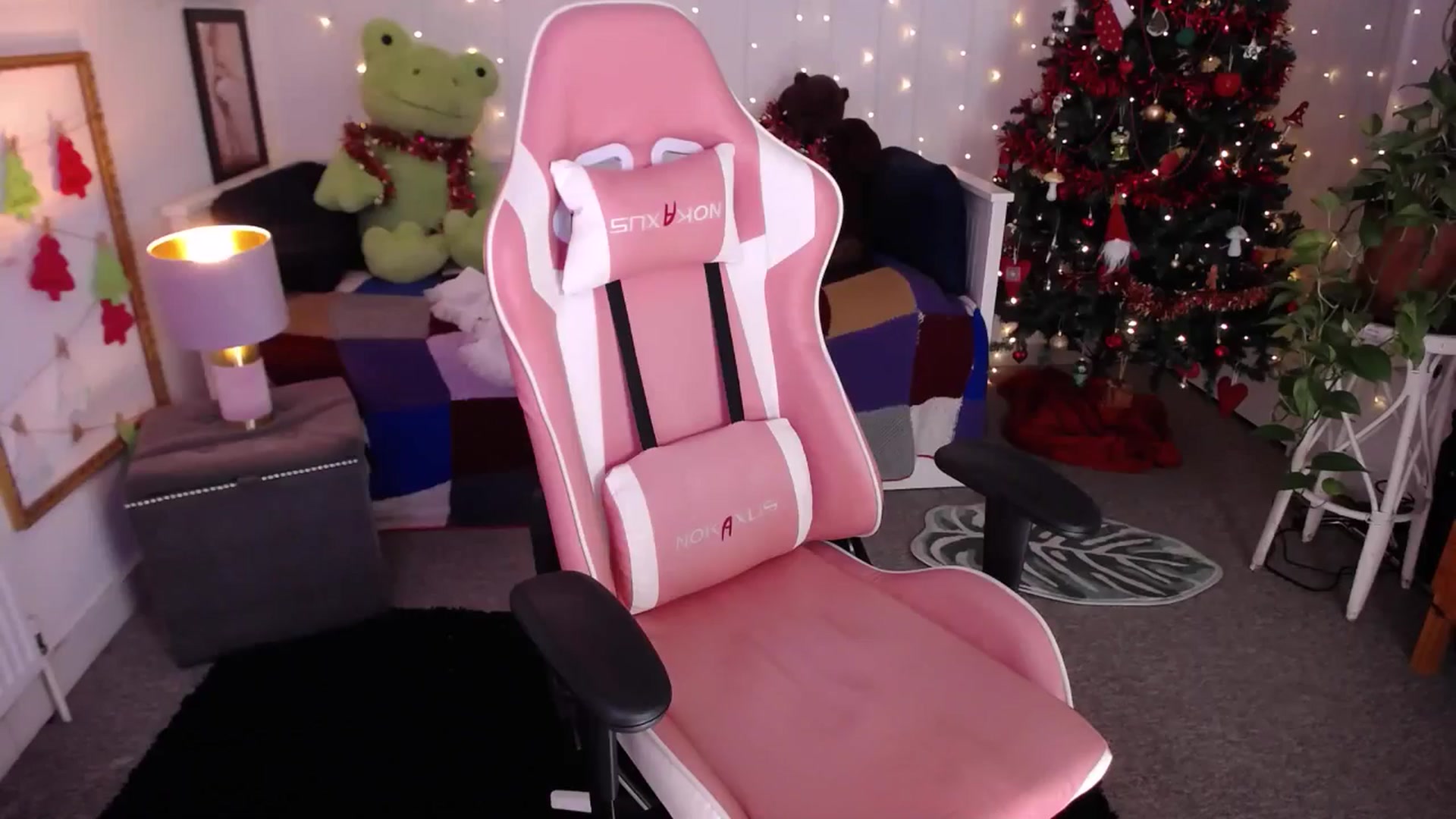Gallery image thumbnail from LunaRoux's myfreecams stream on, 12/30/2025, 22:54 image 14 of 20