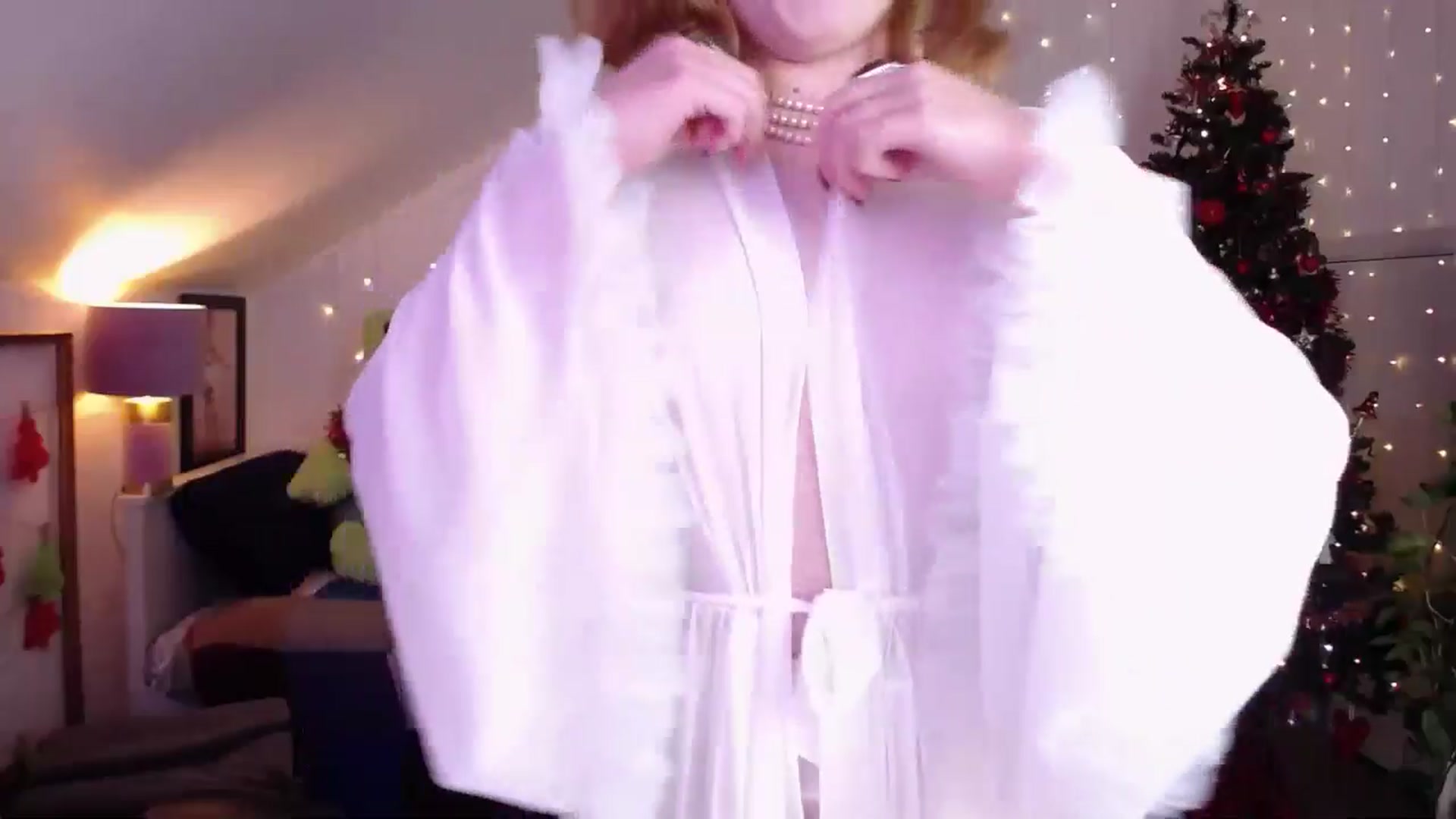 Gallery image thumbnail from LunaRoux's myfreecams stream on, 12/31/2025, 24:16 image 19 of 20