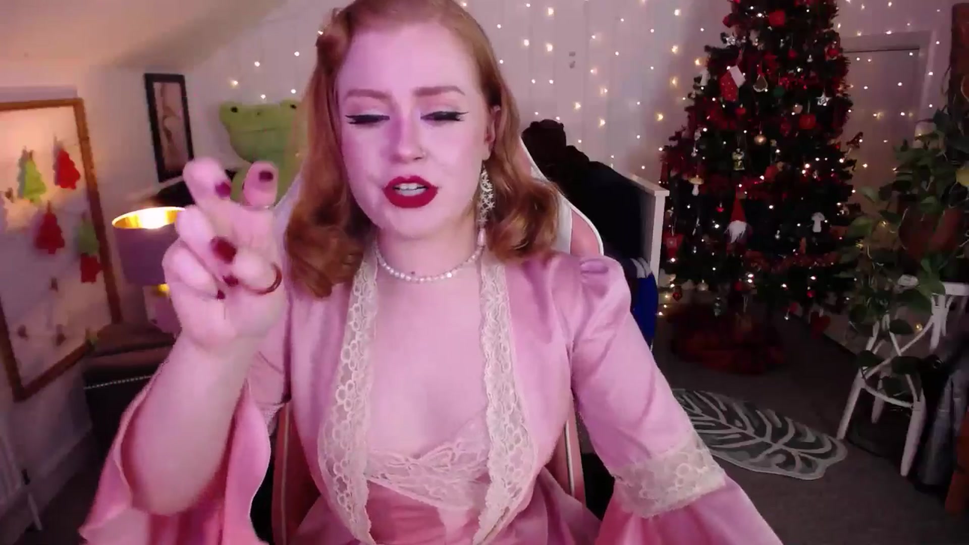 Gallery image thumbnail from LunaRoux's myfreecams stream on, 01/12/2026, 21:47 image 6 of 20