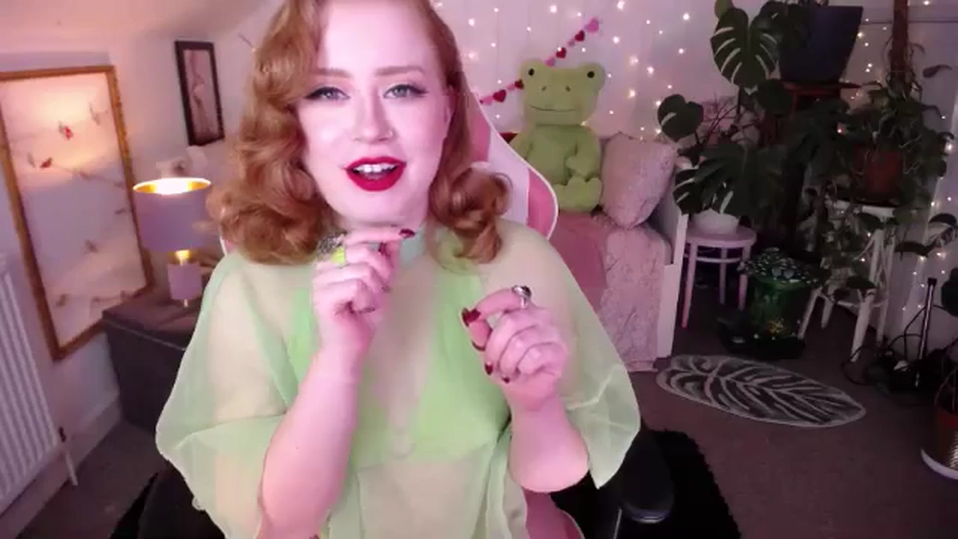 Gallery image thumbnail from LunaRoux's myfreecams stream on, 01/26/2026, 21:29 image 17 of 20