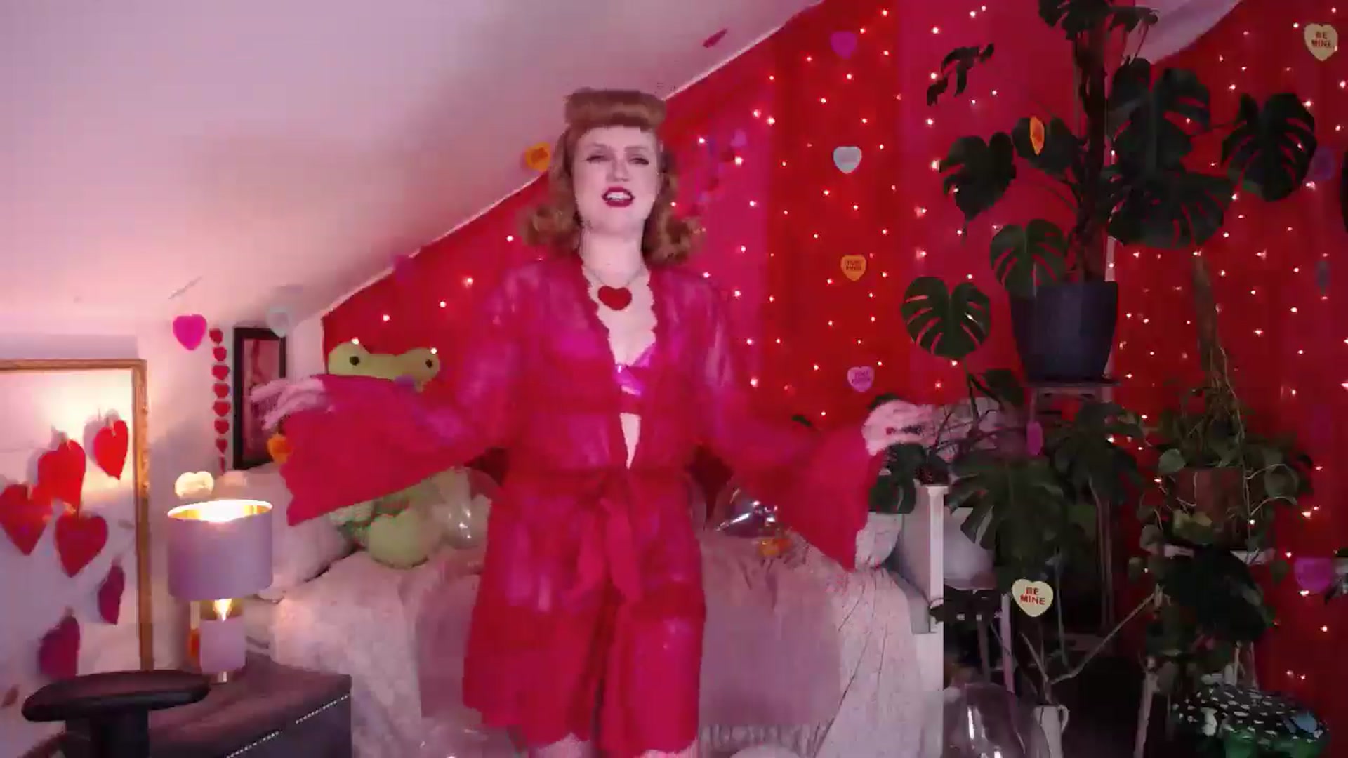 Gallery image thumbnail from LunaRoux's myfreecams stream on, 02/06/2026, 20:28 image 5 of 20