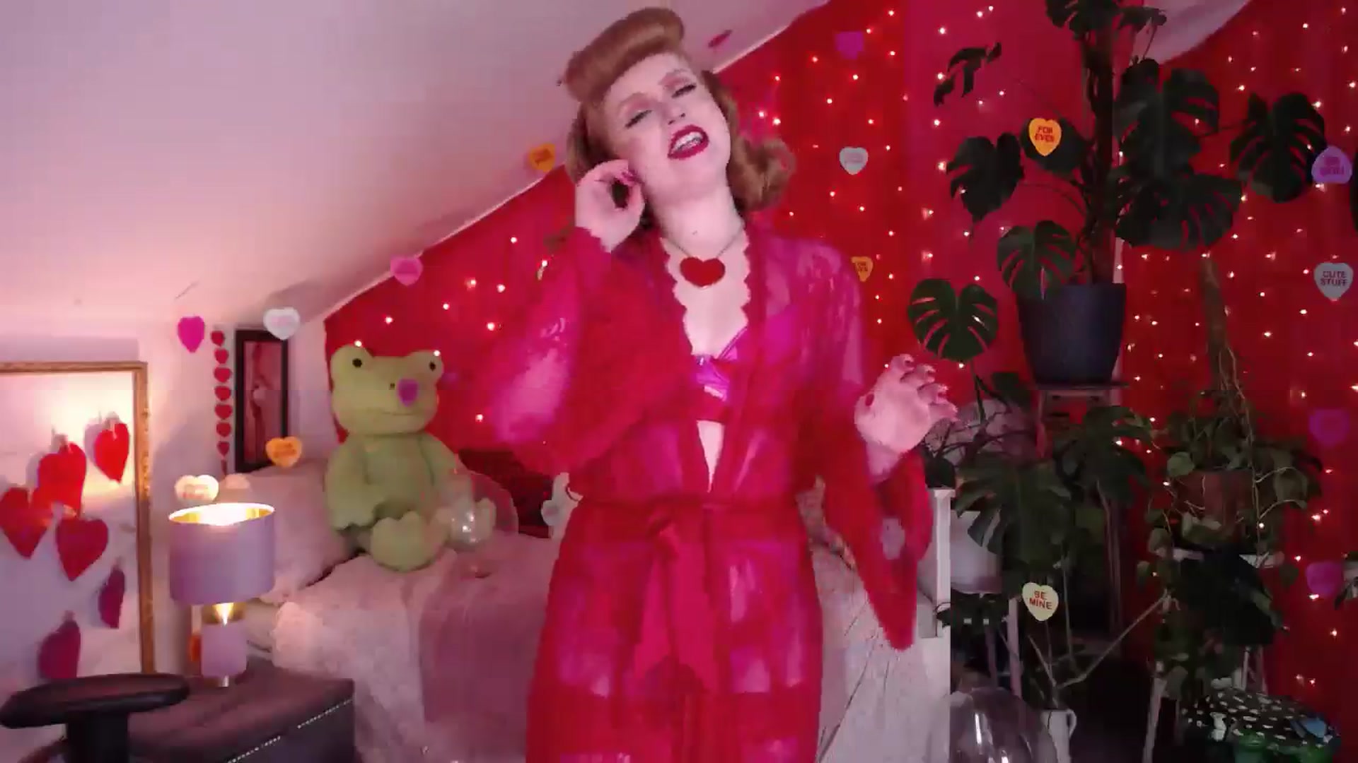 Gallery image thumbnail from LunaRoux's myfreecams stream on, 02/06/2026, 20:28 image 4 of 20