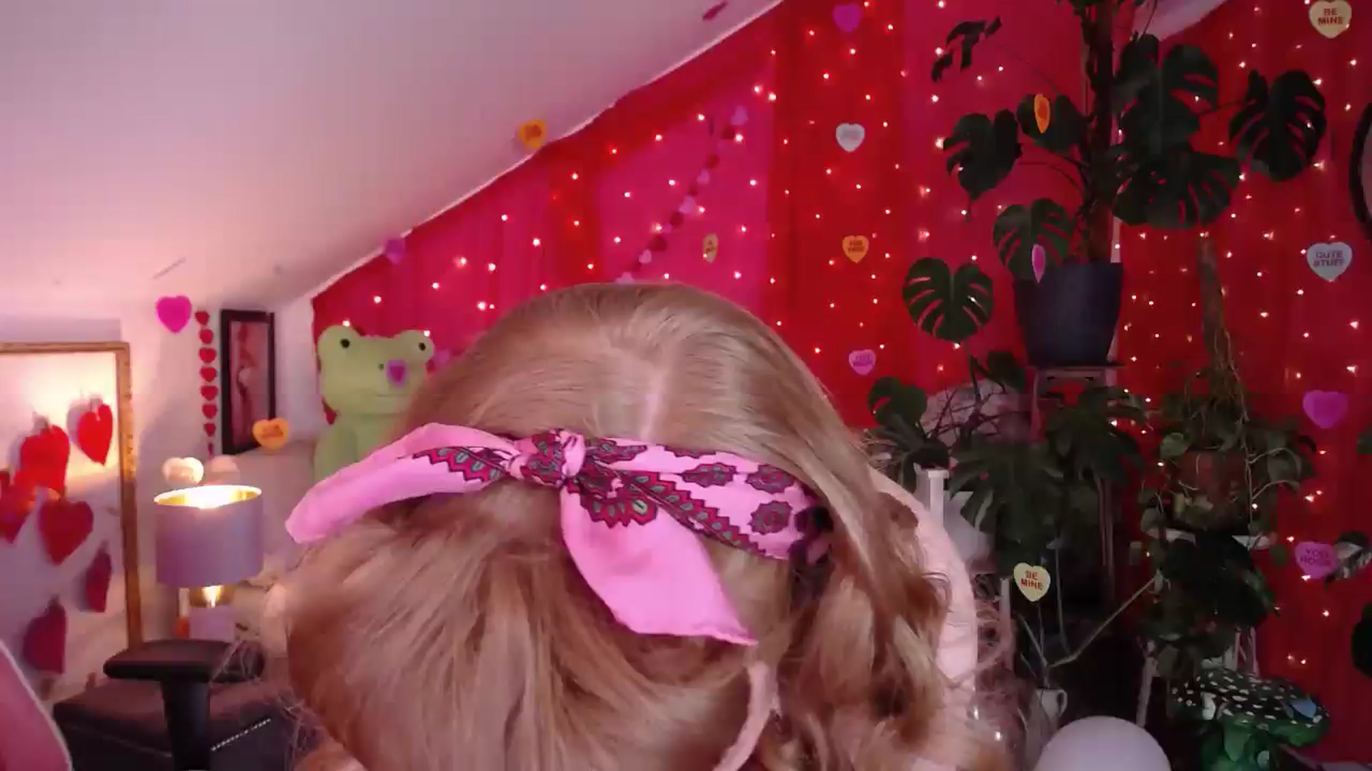 Gallery image thumbnail from LunaRoux's myfreecams stream on, 02/06/2026, 22:11 image 11 of 20