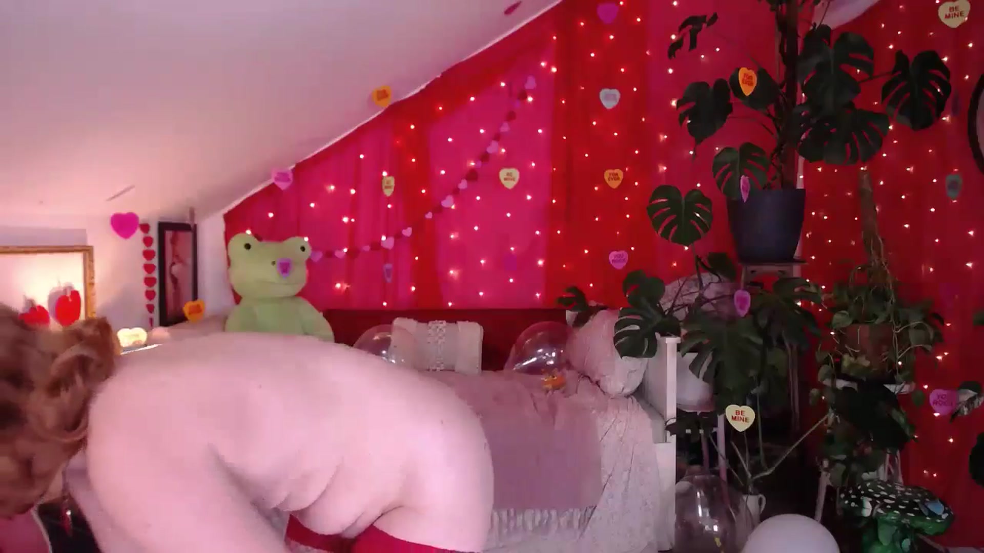 Gallery image thumbnail from LunaRoux's myfreecams stream on, 02/06/2026, 22:11 image 9 of 20