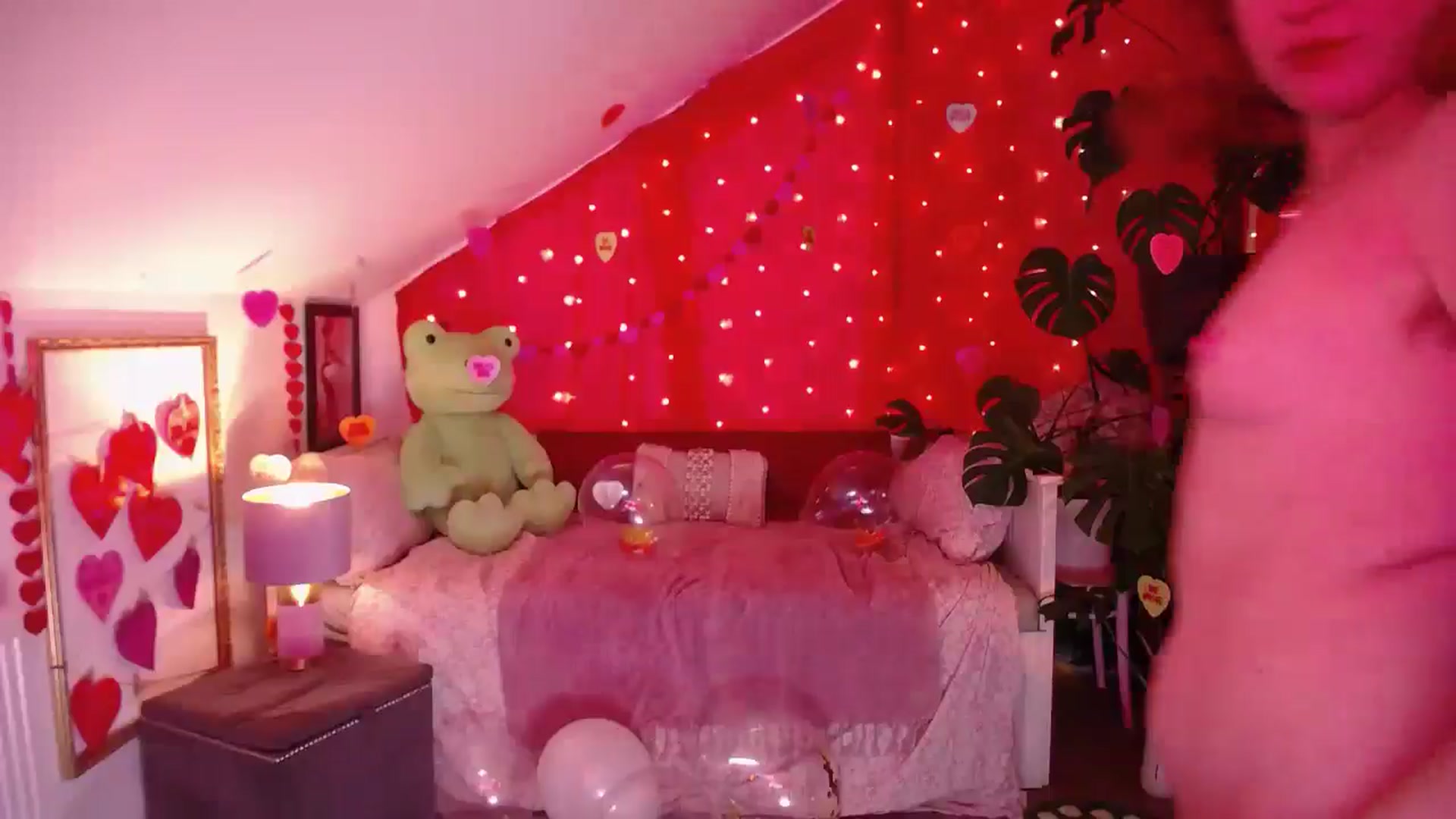 Gallery image thumbnail from LunaRoux's myfreecams stream on, 02/06/2026, 23:45 image 16 of 20