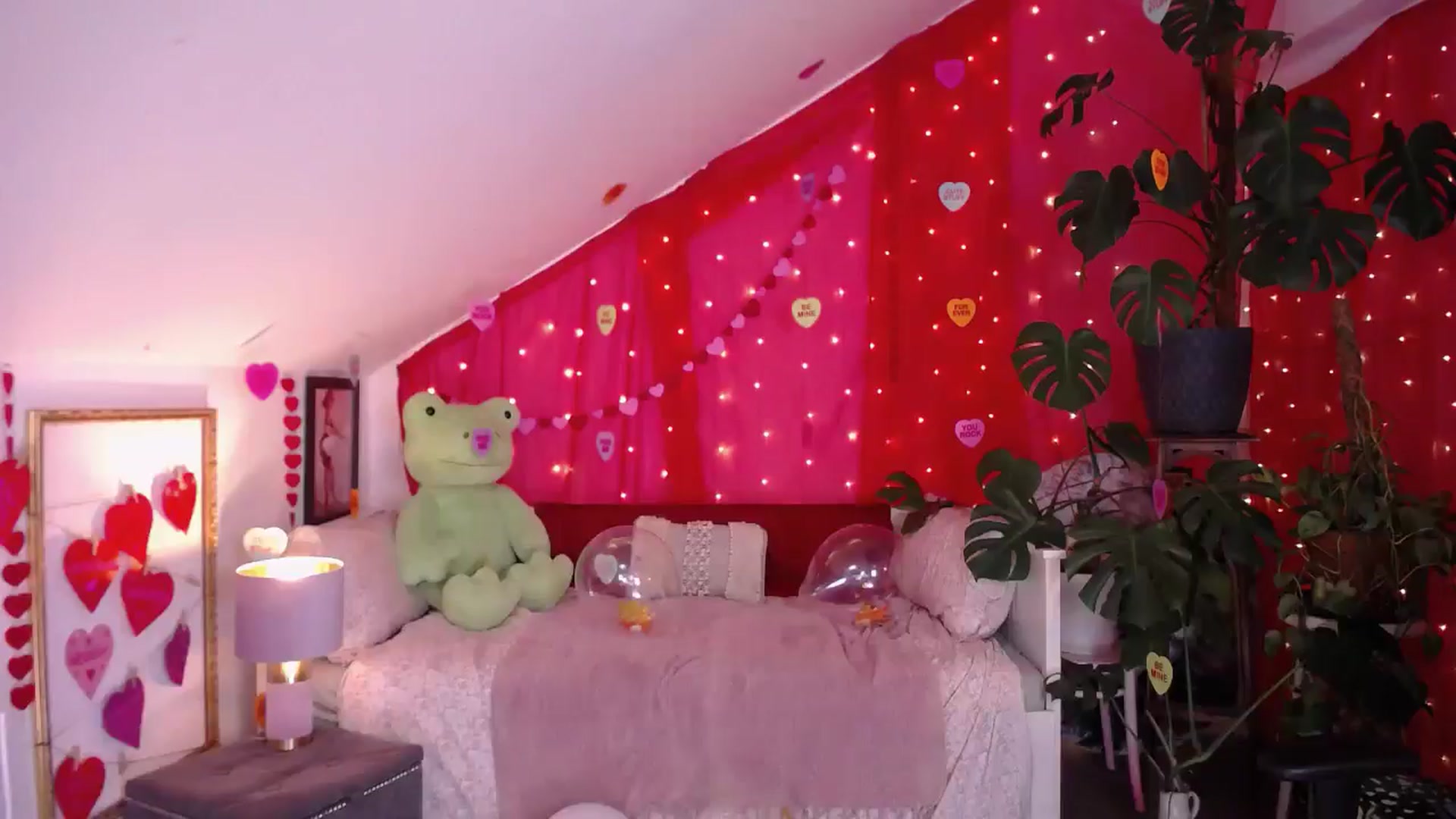 Gallery image thumbnail from LunaRoux's myfreecams stream on, 02/06/2026, 23:45 image 10 of 20