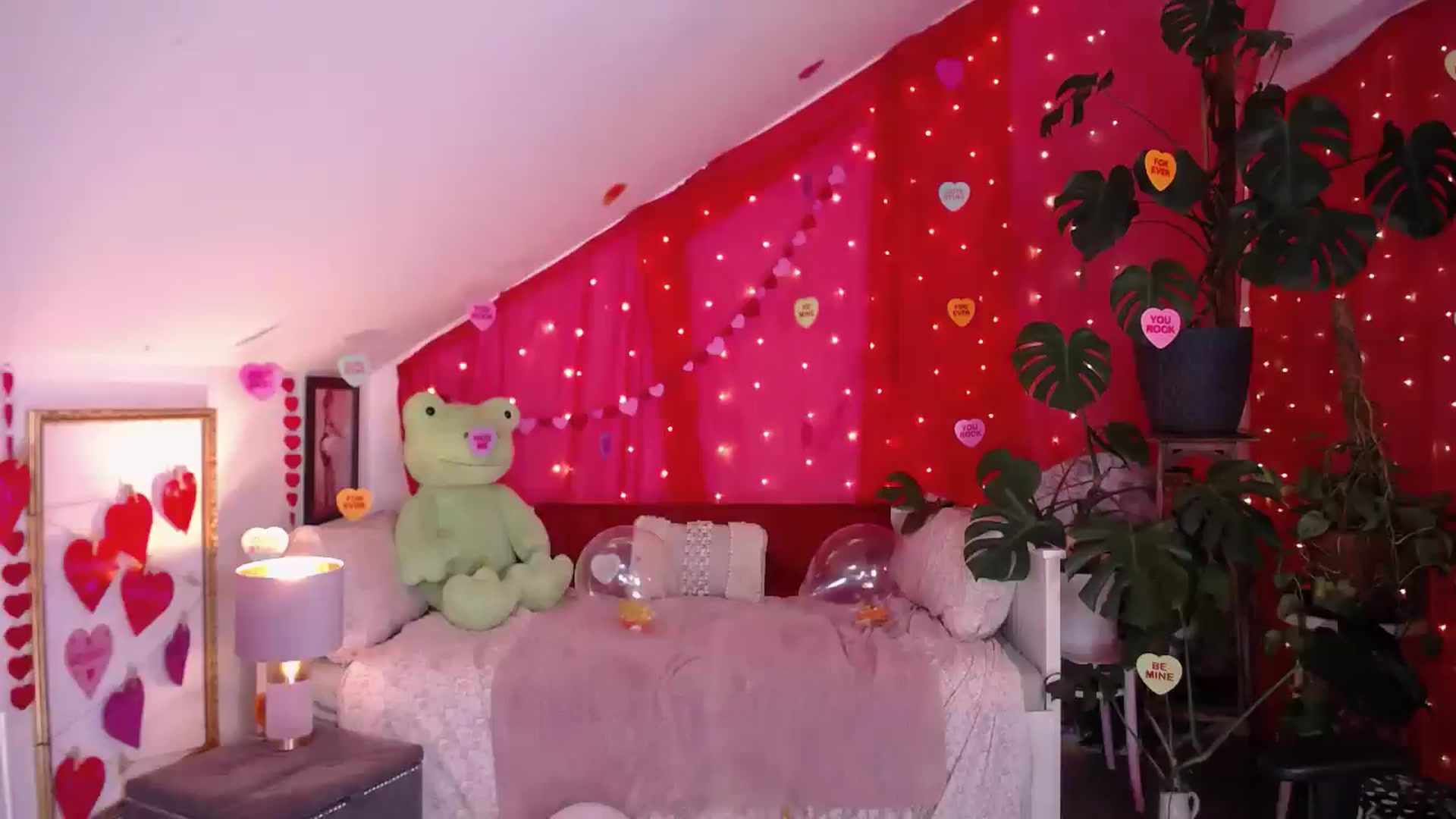 Gallery image thumbnail from LunaRoux's myfreecams stream on, 02/06/2026, 23:45 image 6 of 20