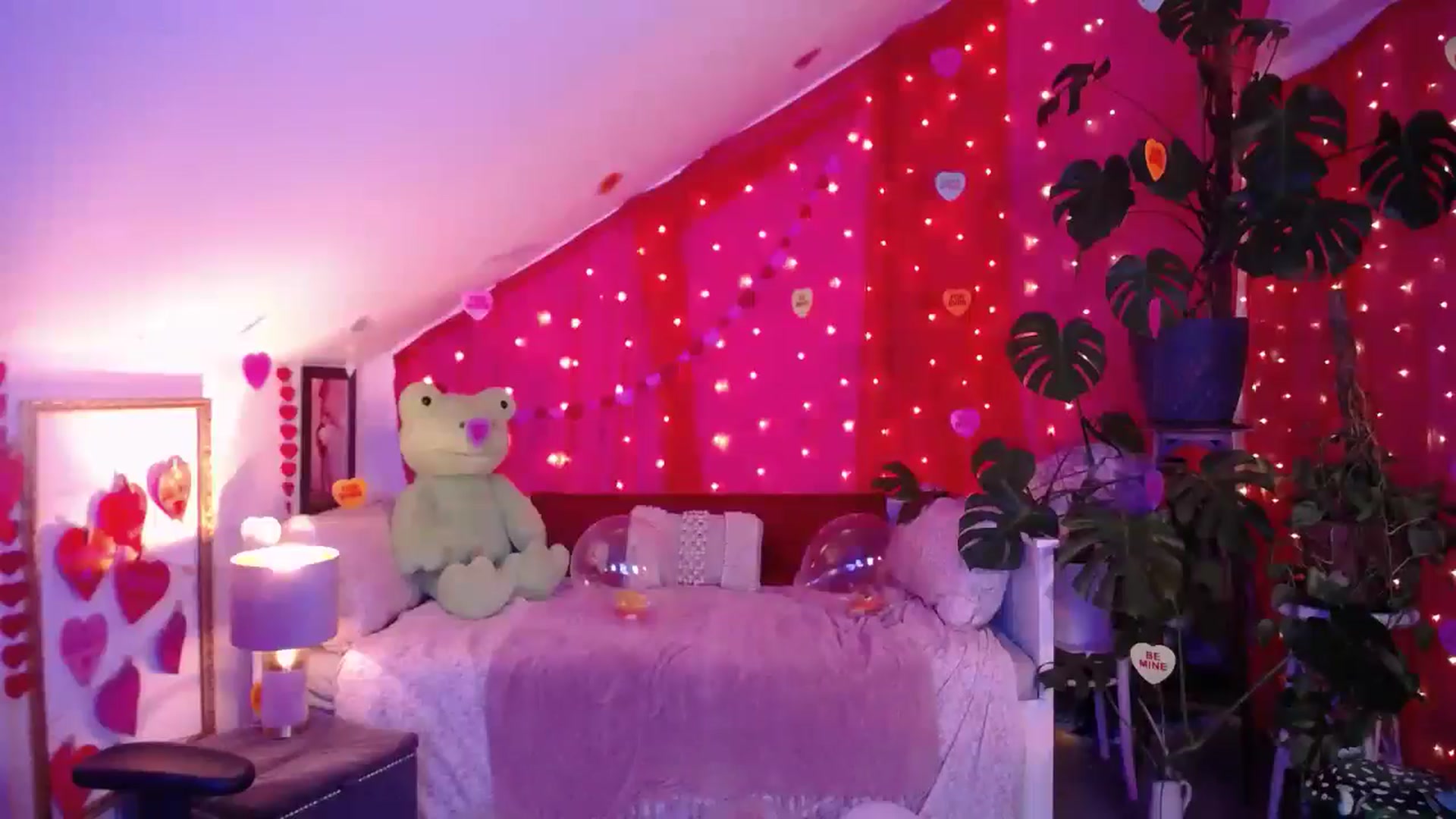 Gallery image thumbnail from LunaRoux's myfreecams stream on, 02/07/2026, 01:46 image 6 of 20