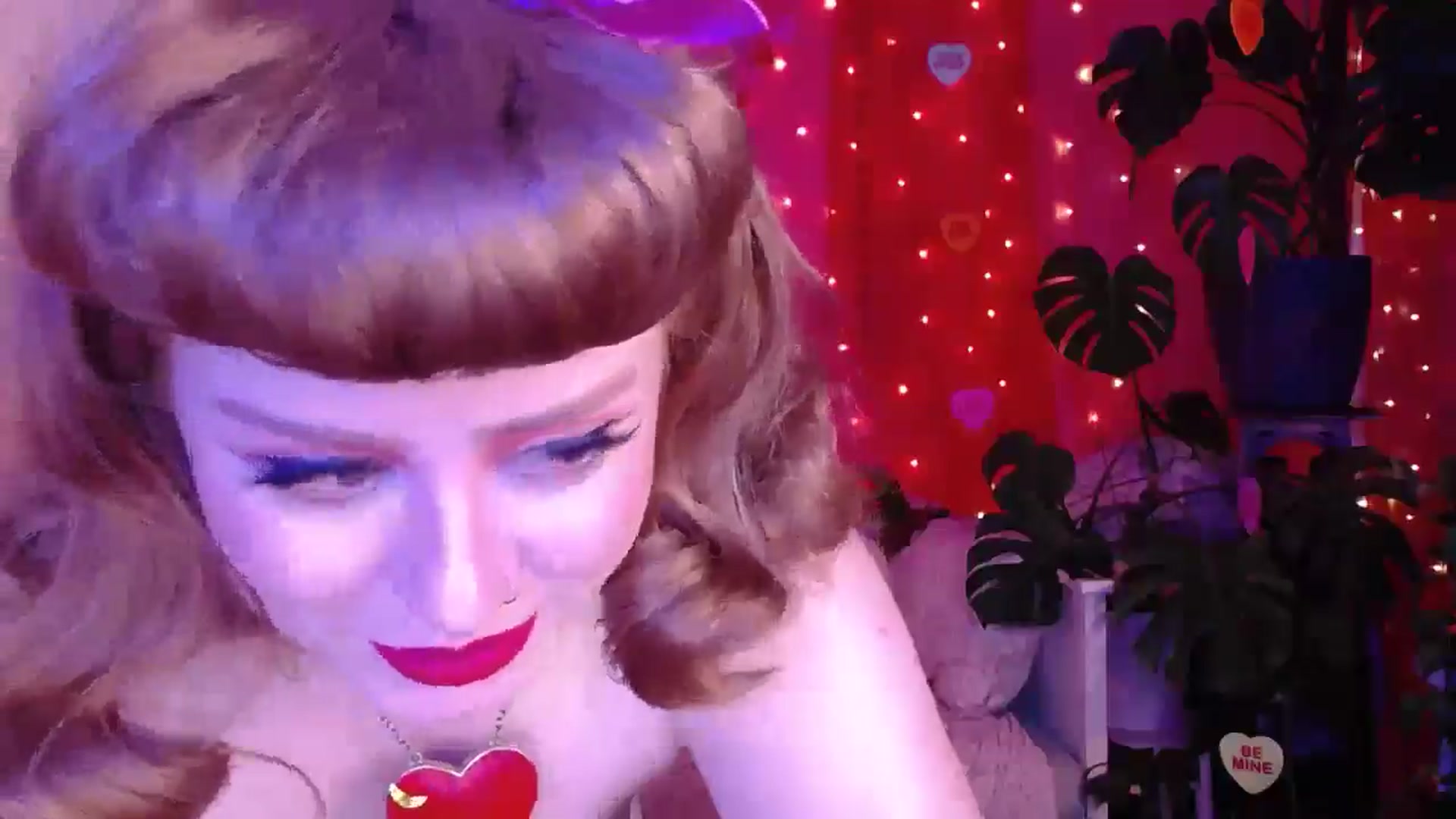 Gallery image thumbnail from LunaRoux's myfreecams stream on, 02/07/2026, 01:46 image 16 of 20