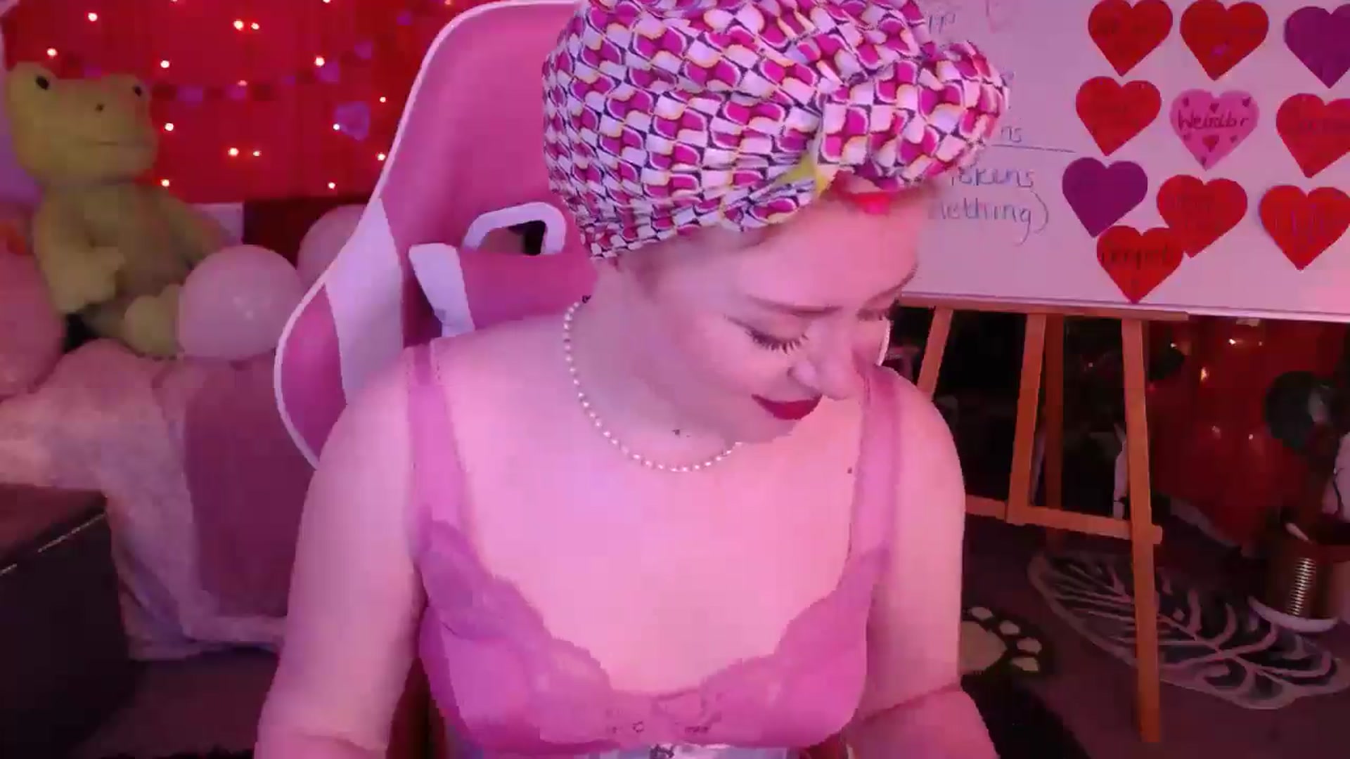 Gallery image thumbnail from LunaRoux's myfreecams stream on, 02/25/2026, 22:38 image 12 of 20