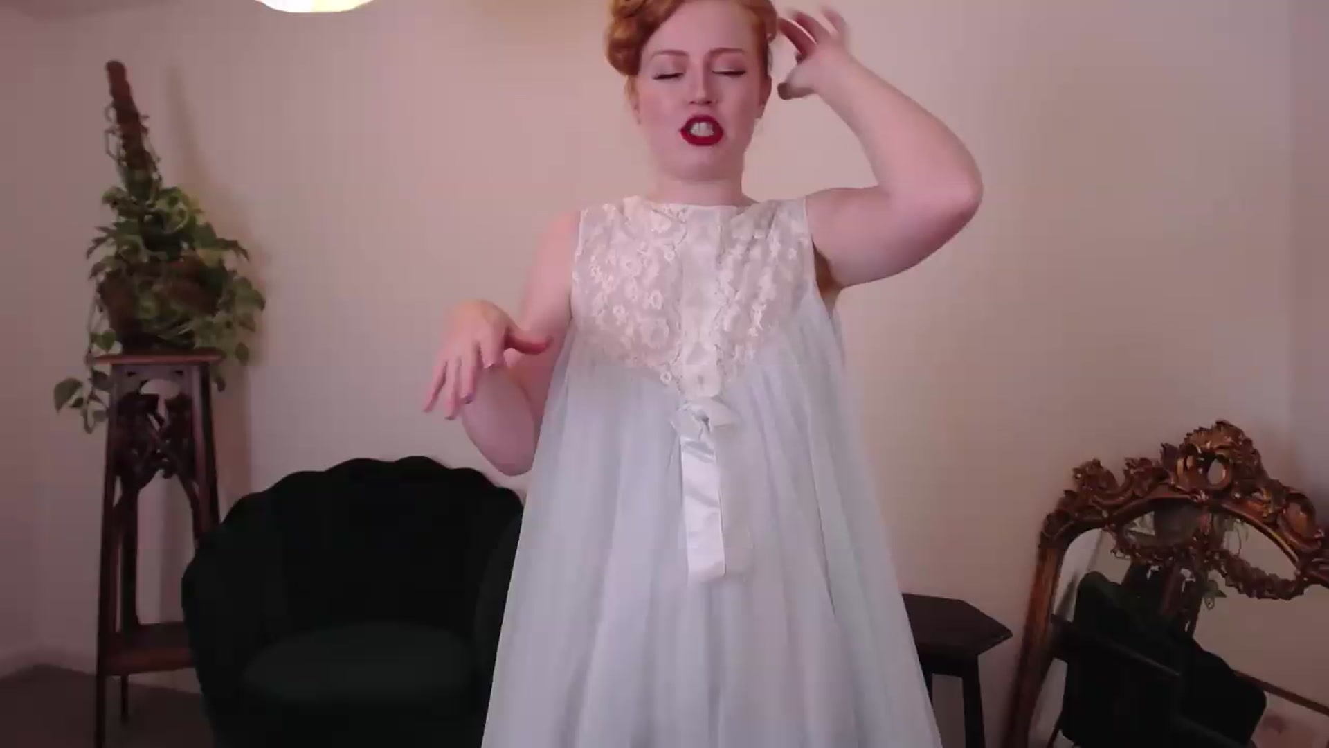 Gallery image thumbnail from LunaRoux's myfreecams stream on, 07/28/2026, 22:45 image 11 of 20