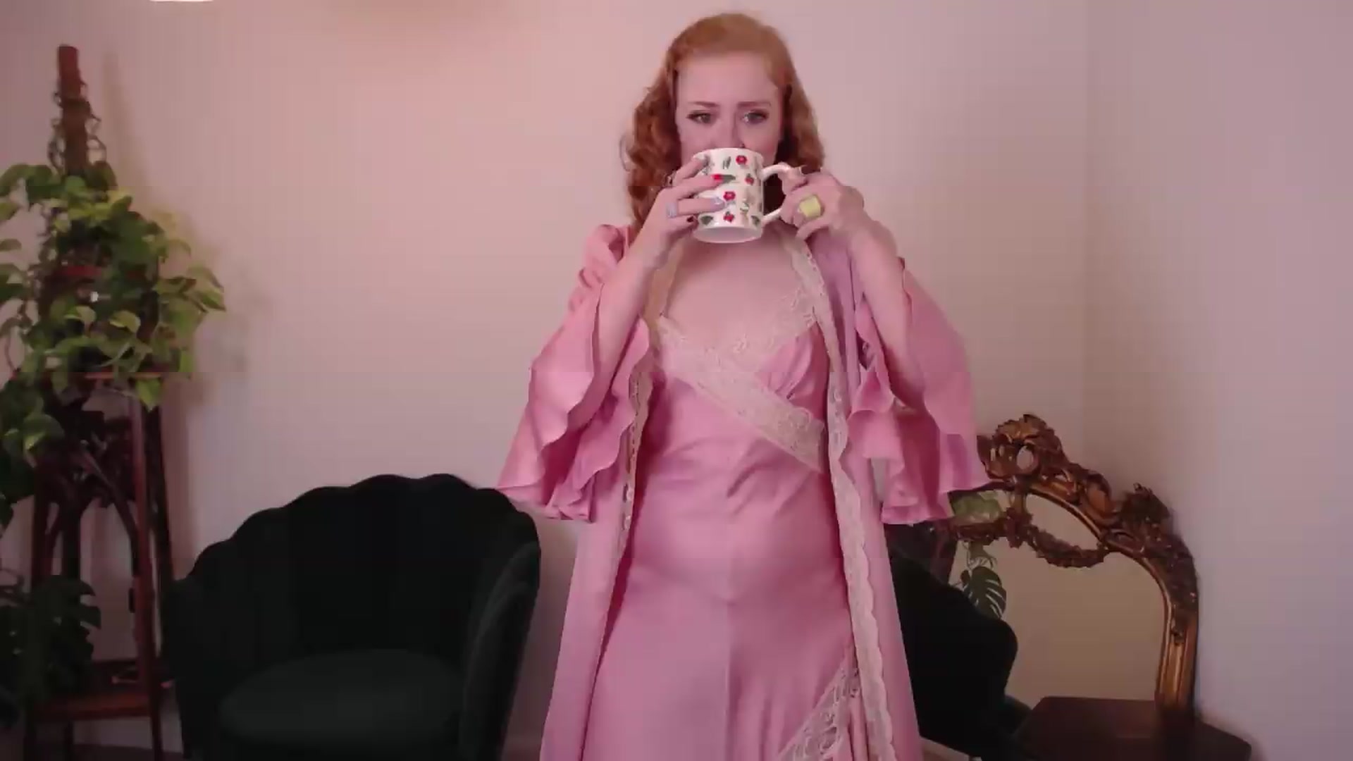 Gallery image thumbnail from LunaRoux's myfreecams stream on, 08/10/2026, 21:42 image 15 of 20