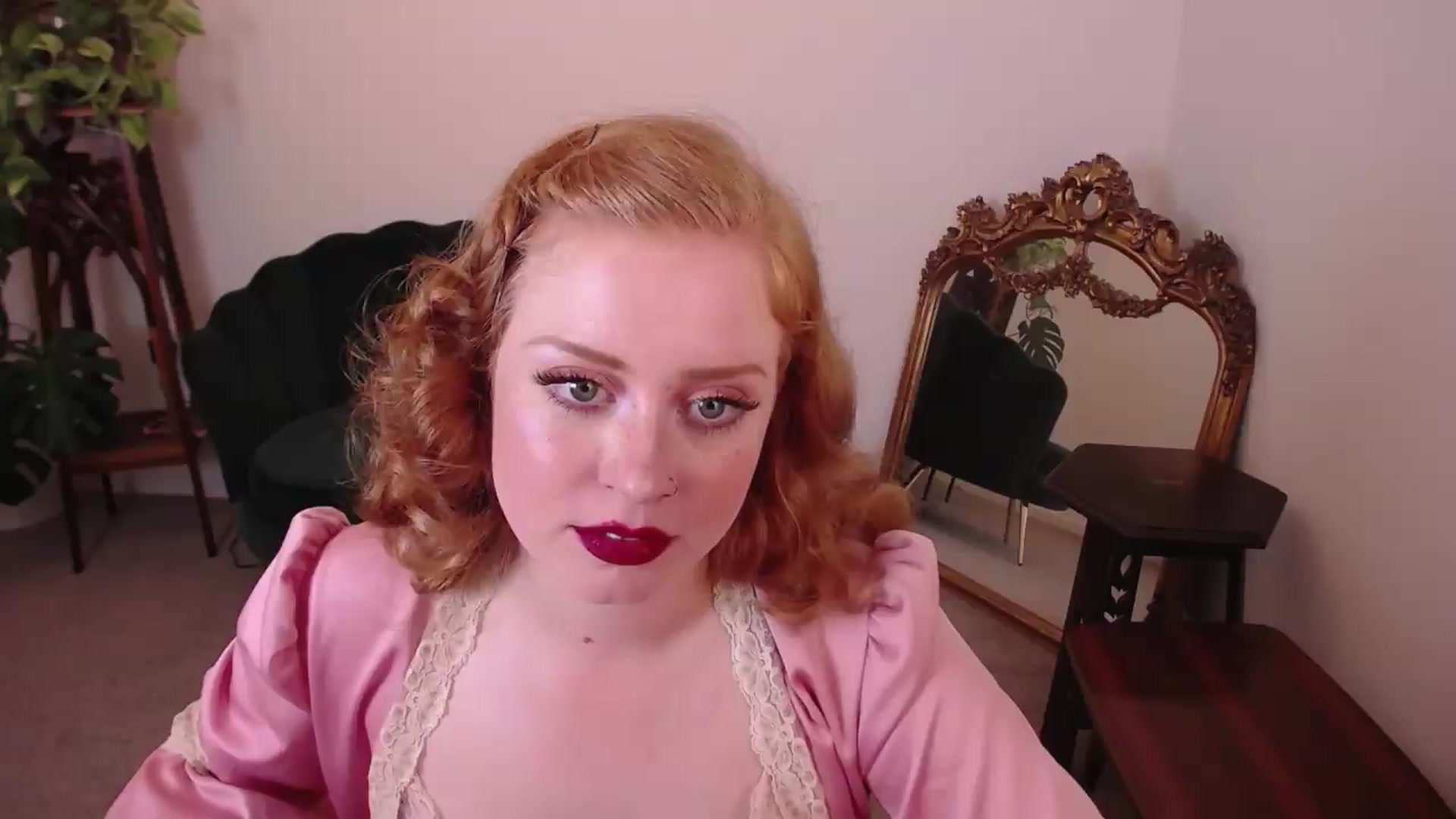 Gallery image thumbnail from LunaRoux's myfreecams stream on, 08/10/2026, 21:42 image 17 of 20