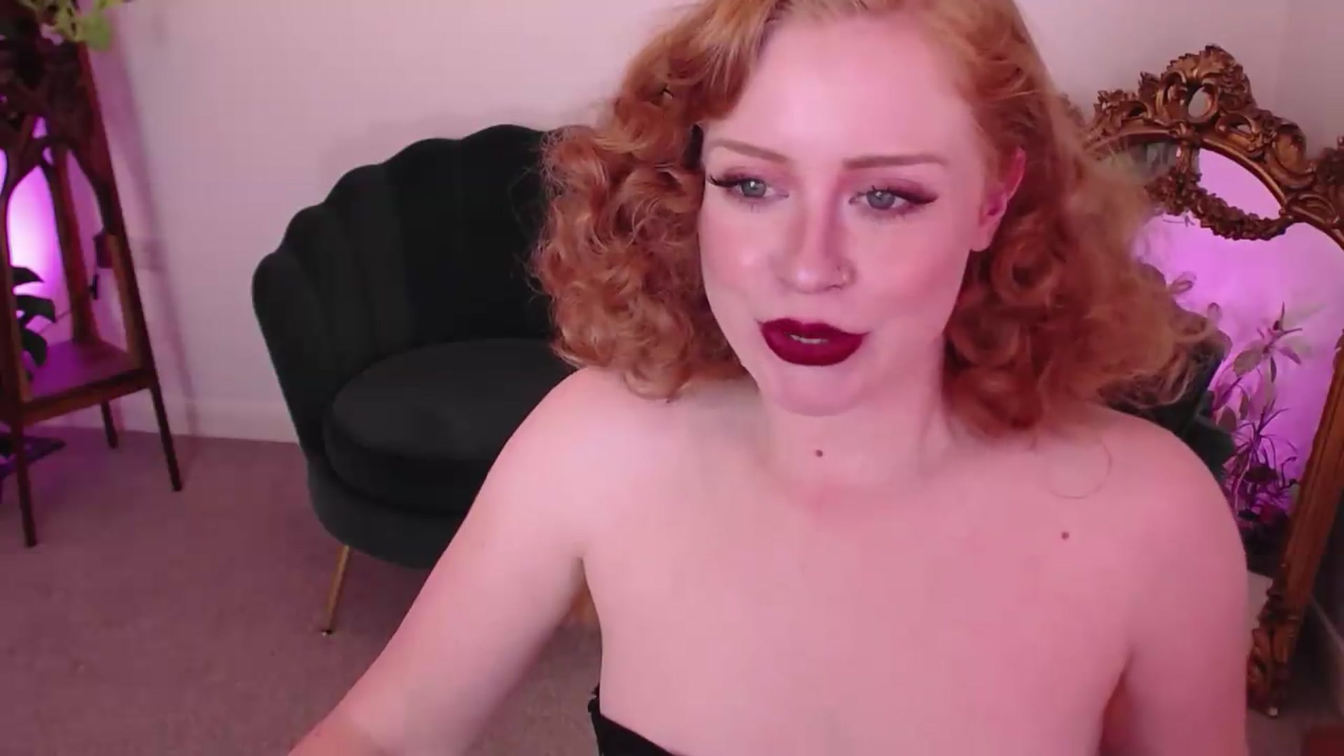 Gallery image thumbnail from LunaRoux's myfreecams stream on, 08/24/2026, 21:39 image 18 of 20