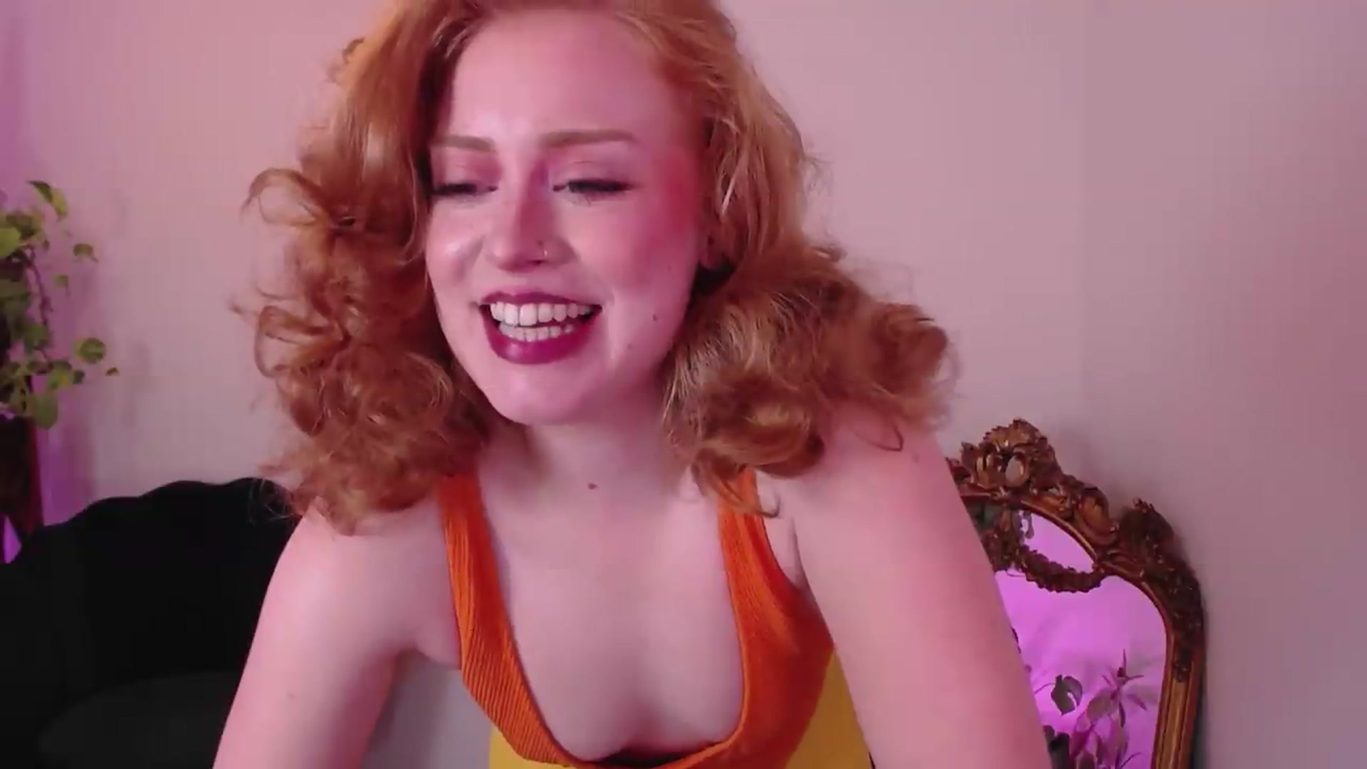 Gallery image thumbnail from LunaRoux's myfreecams stream on, 08/26/2026, 21:16 image 4 of 20