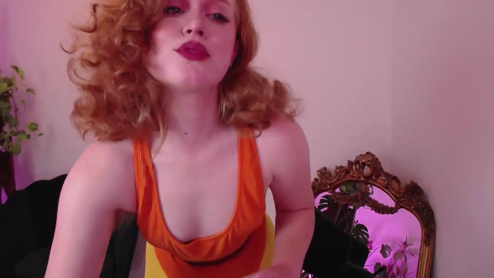 Gallery image thumbnail from LunaRoux's myfreecams stream on, 08/26/2026, 21:16 image 5 of 20