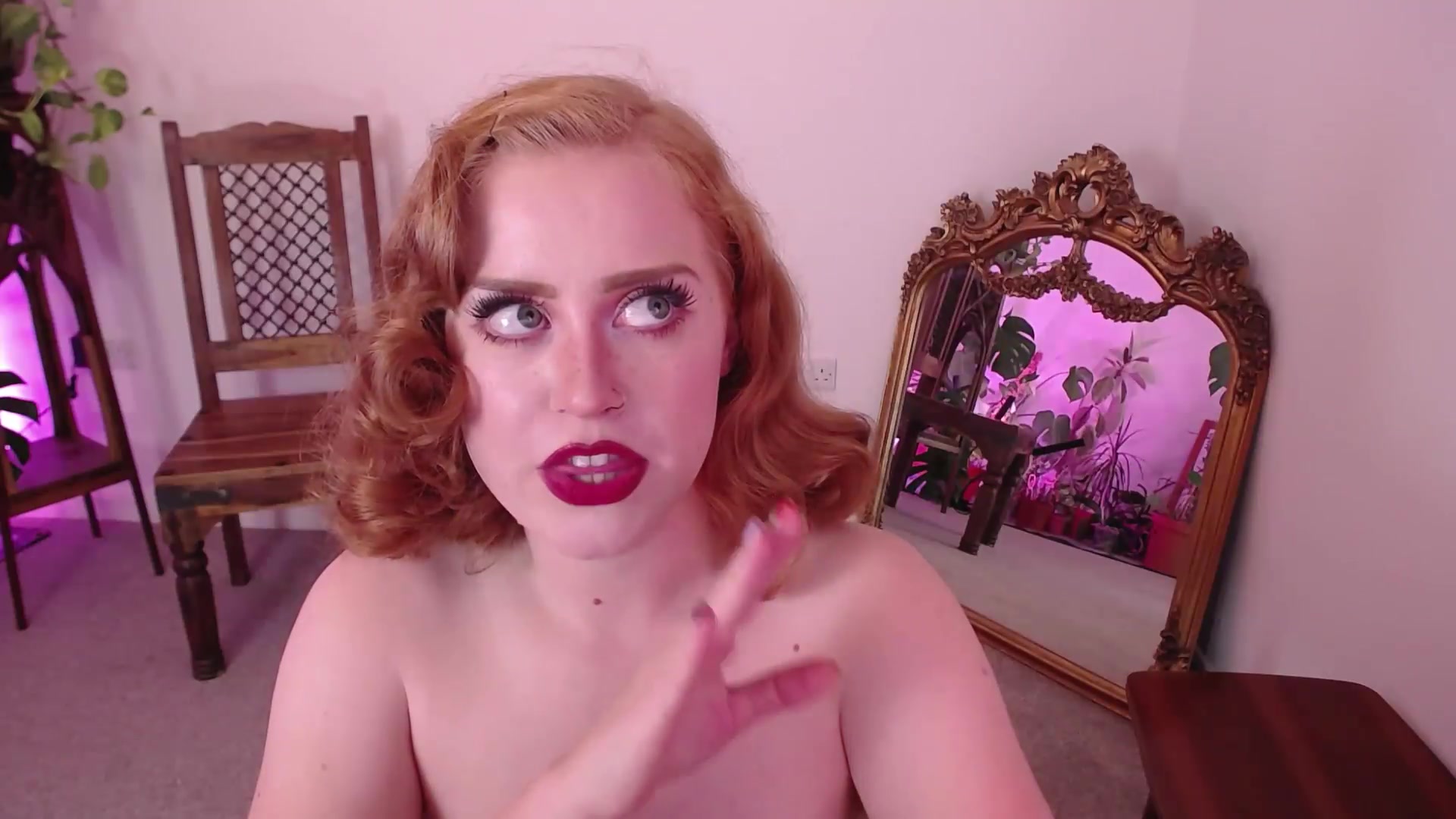 Gallery image thumbnail from LunaRoux's myfreecams stream on, 09/04/2026, 21:30 image 18 of 20