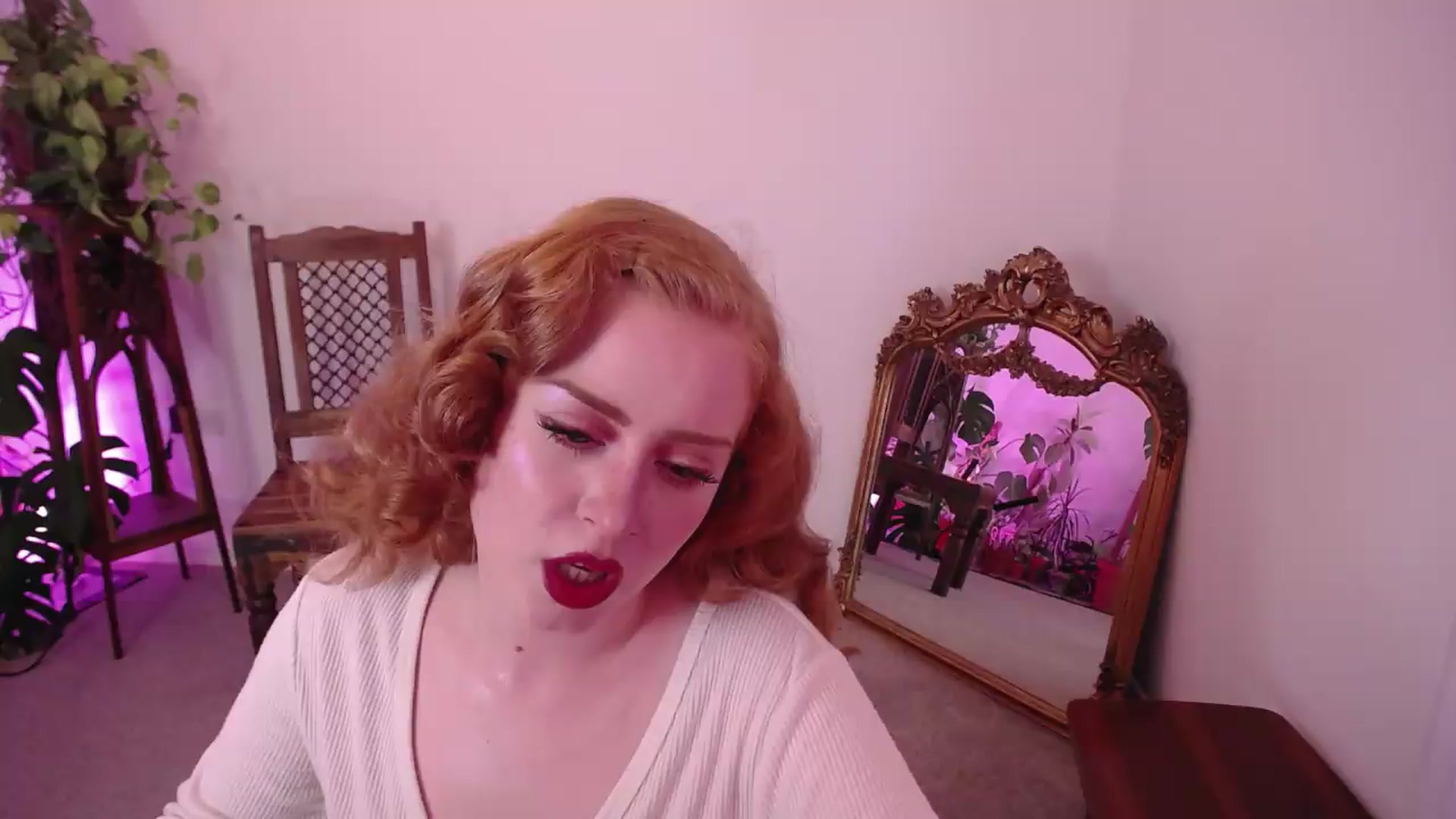 Gallery image thumbnail from LunaRoux's myfreecams stream on, 09/04/2026, 21:30 image 6 of 20