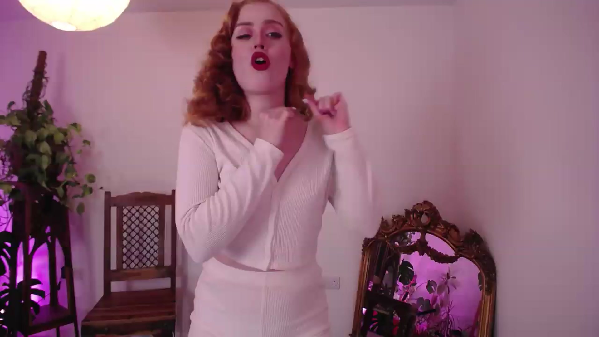 Gallery image thumbnail from LunaRoux's myfreecams stream on, 09/04/2026, 21:30 image 4 of 20