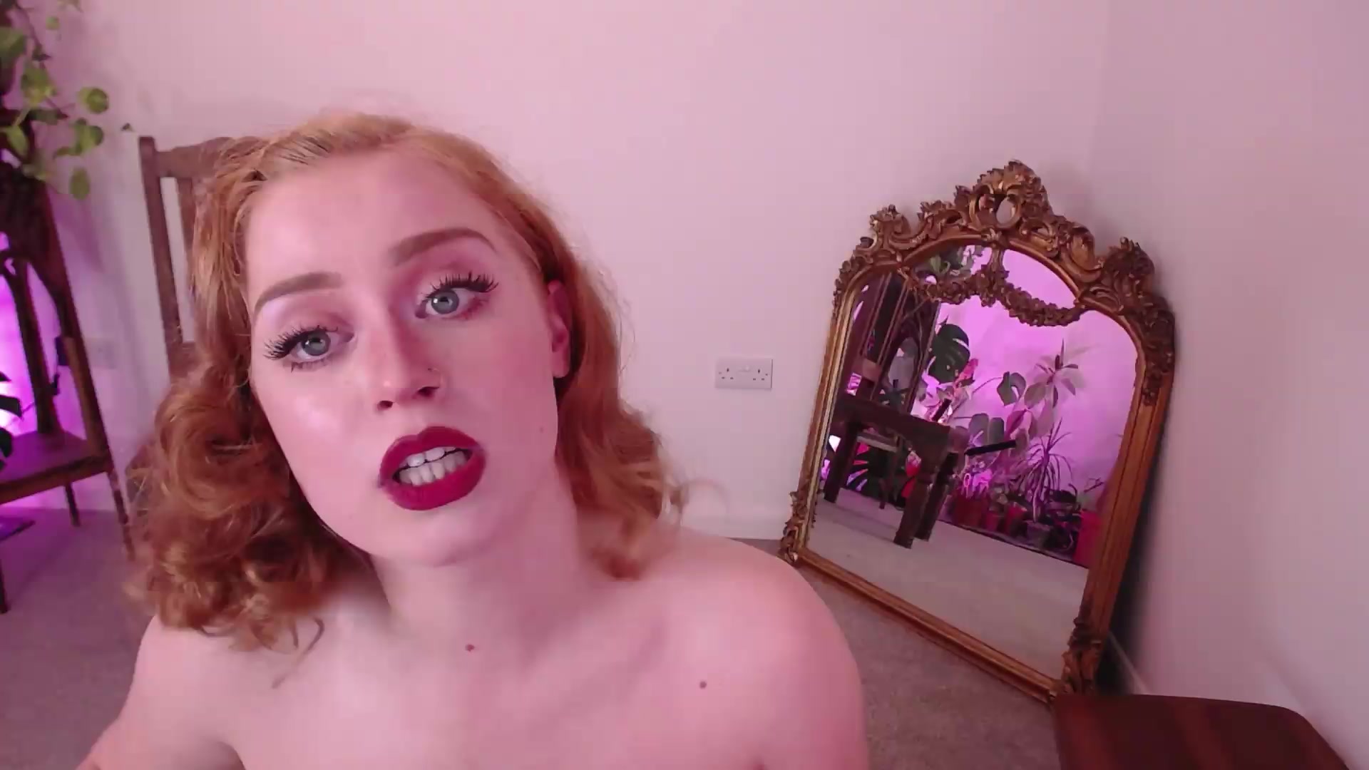 Gallery image thumbnail from LunaRoux's myfreecams stream on, 09/04/2026, 23:29 image 5 of 20