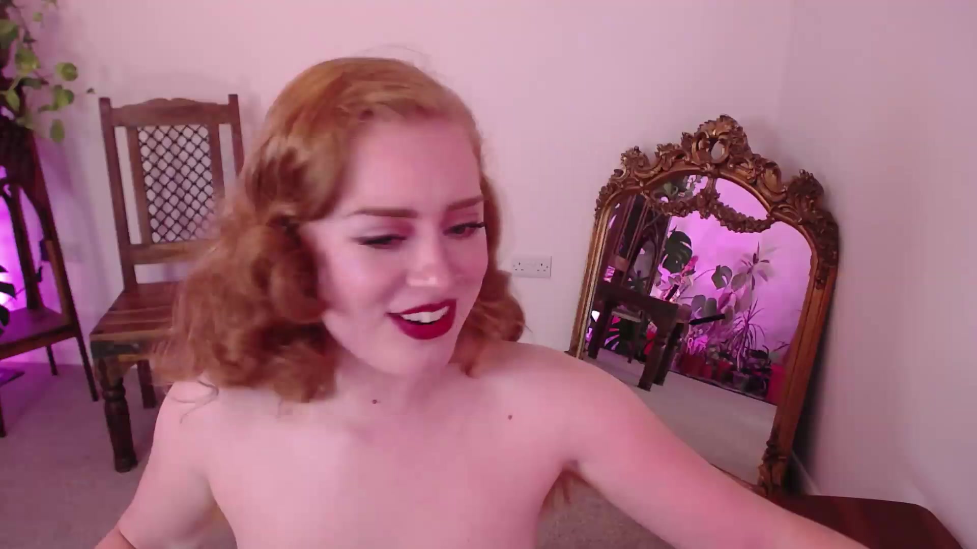 Gallery image thumbnail from LunaRoux's myfreecams stream on, 09/04/2026, 23:29 image 4 of 20