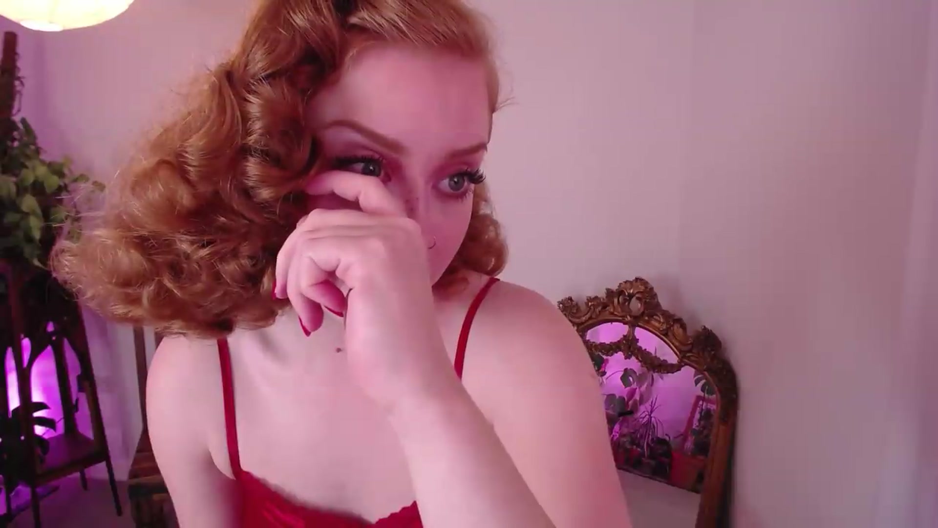 Gallery image thumbnail from LunaRoux's myfreecams stream on, 09/08/2026, 22:05 image 3 of 20