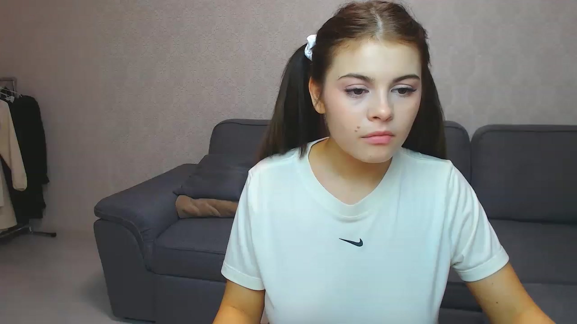 Gallery image thumbnail from LunaSeduces's myfreecams stream on, 11/20/2022, 16:24 image 3 of 20
