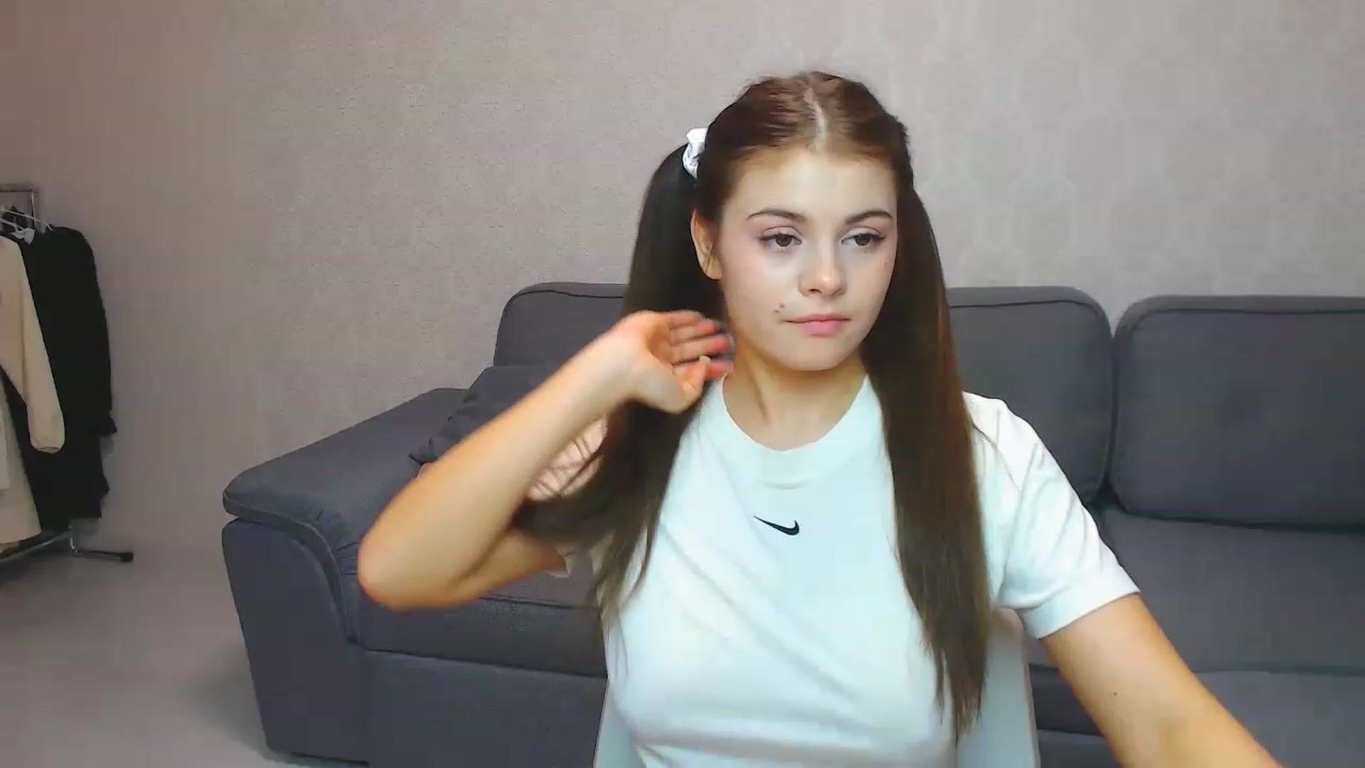 Gallery image thumbnail from LunaSeduces's myfreecams stream on, 11/20/2022, 16:24 image 12 of 20
