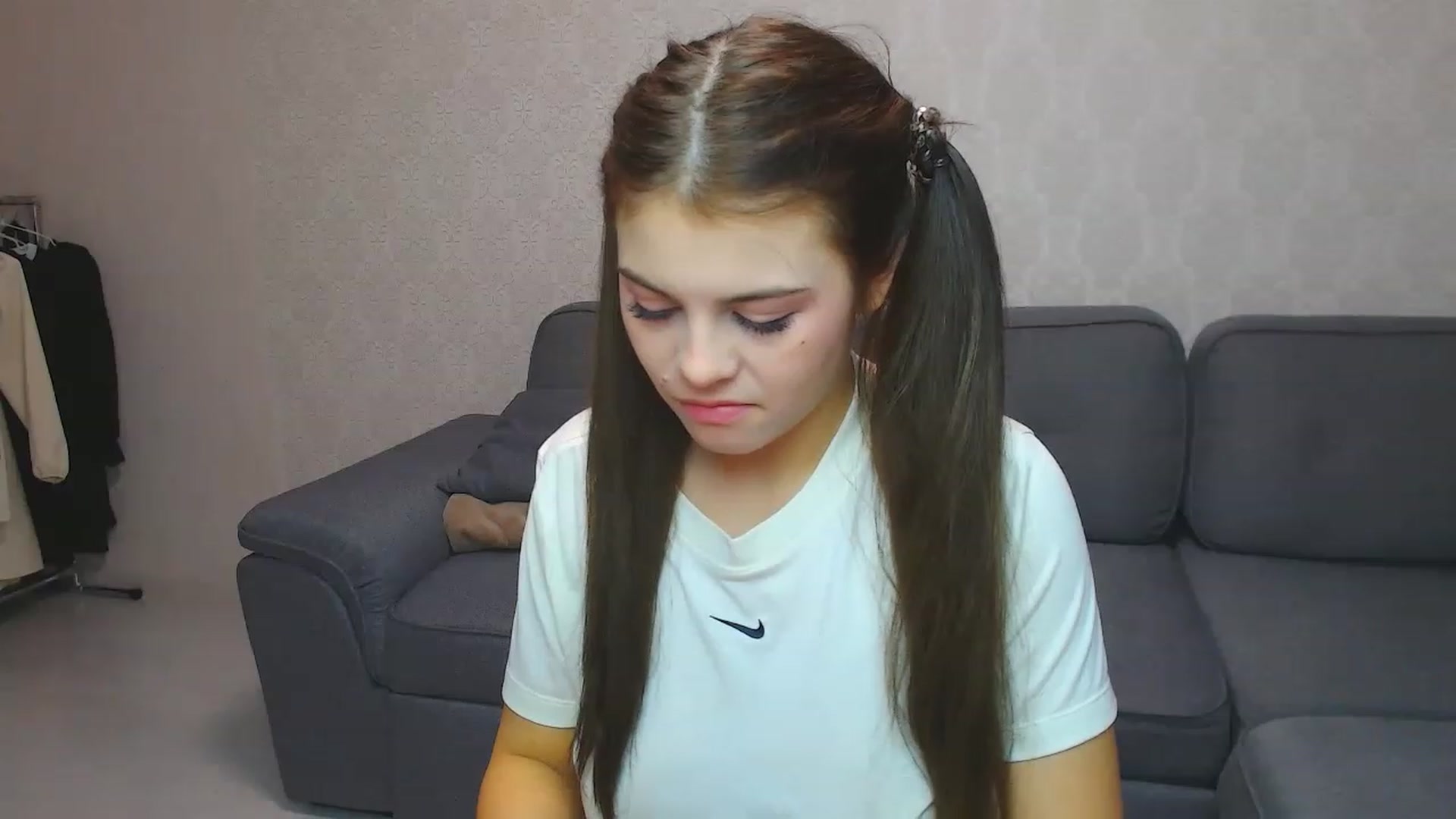Gallery image thumbnail from LunaSeduces's myfreecams stream on, 11/20/2022, 16:24 image 6 of 20