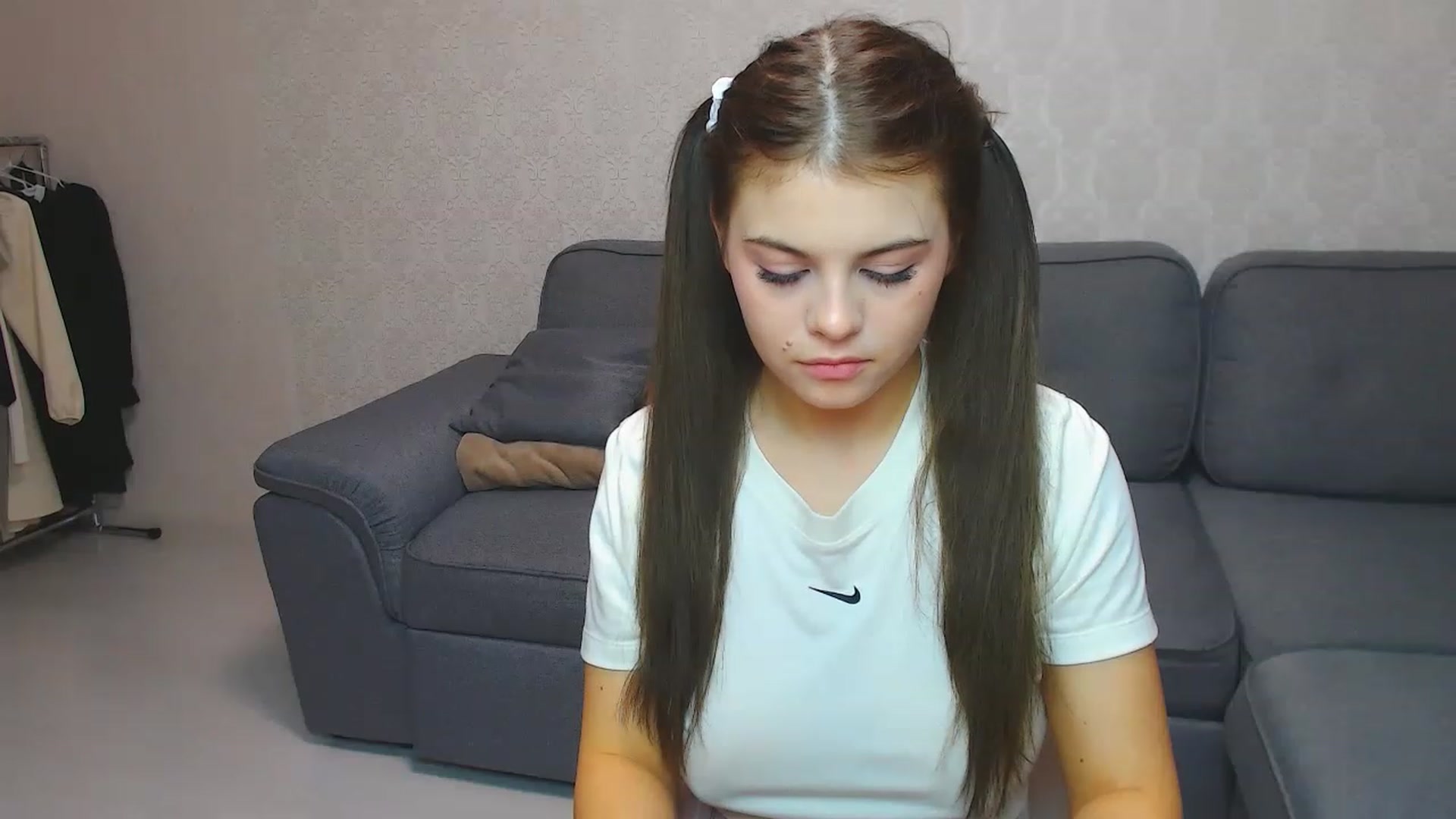 Gallery image thumbnail from LunaSeduces's myfreecams stream on, 11/20/2022, 16:24 image 14 of 20