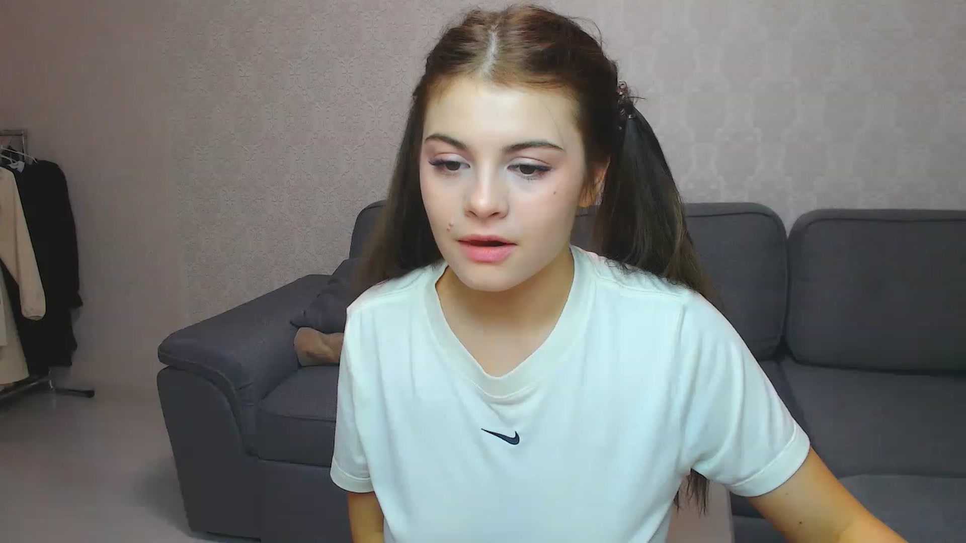 Gallery image thumbnail from LunaSeduces's myfreecams stream on, 11/20/2022, 16:24 image 5 of 20