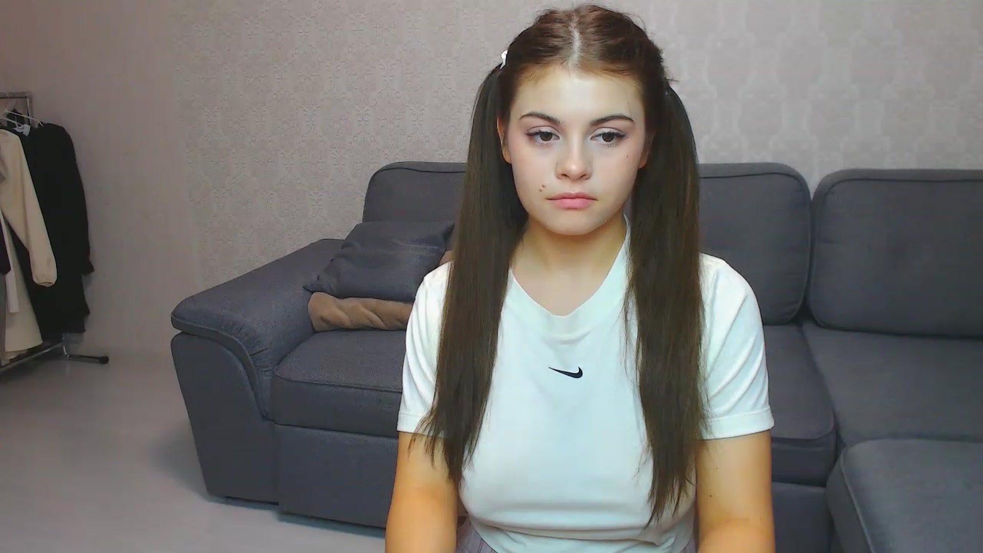 Gallery image thumbnail from LunaSeduces's myfreecams stream on, 11/20/2022, 16:24 image 13 of 20