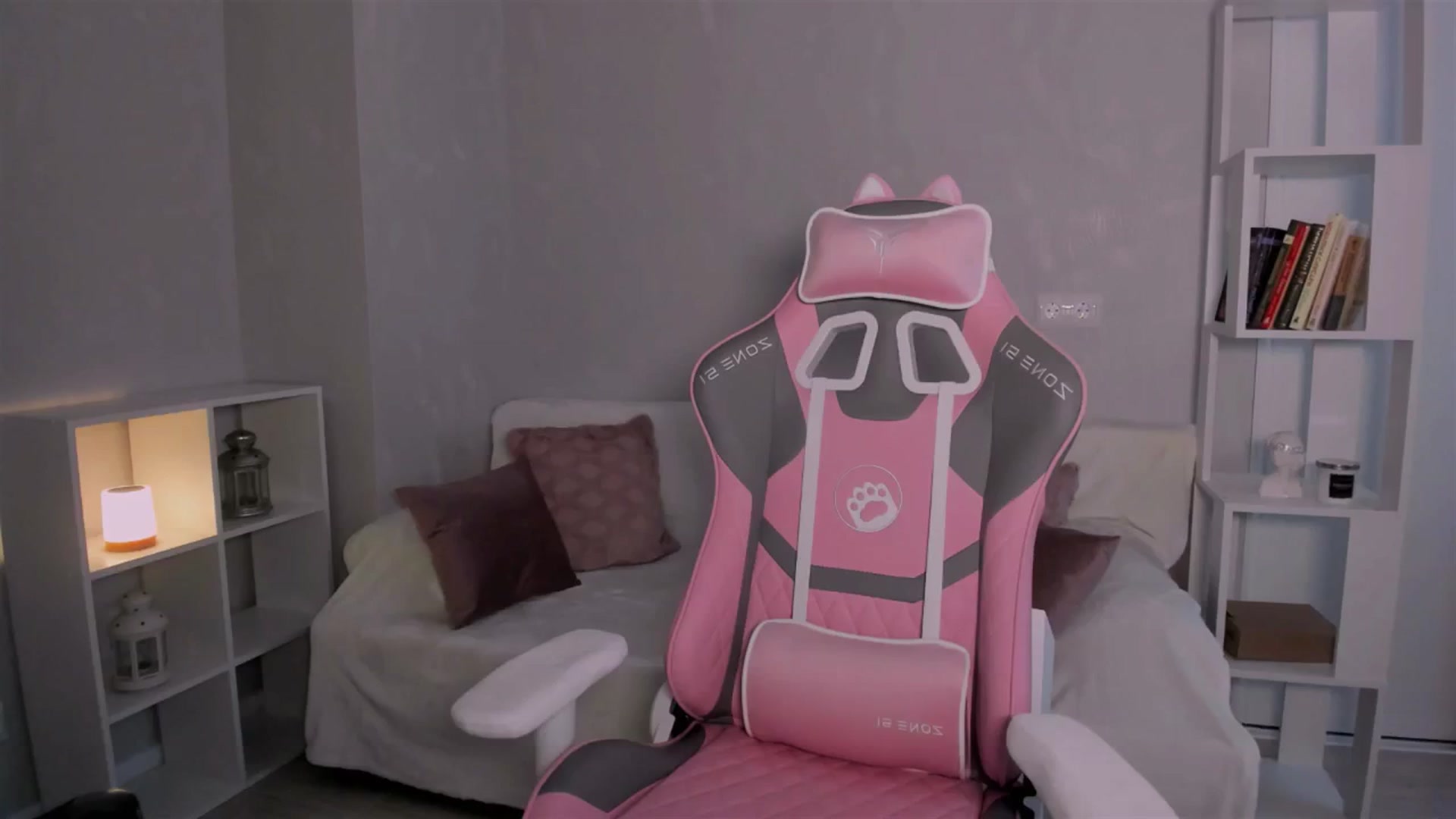 Gallery image thumbnail from LunaSeduces's myfreecams stream on, 04/08/2024, 15:06 image 19 of 20
