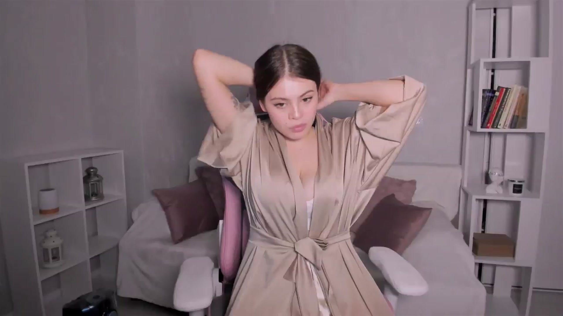 Gallery image thumbnail from LunaSeduces's myfreecams stream on, 04/08/2024, 16:03 image 20 of 20