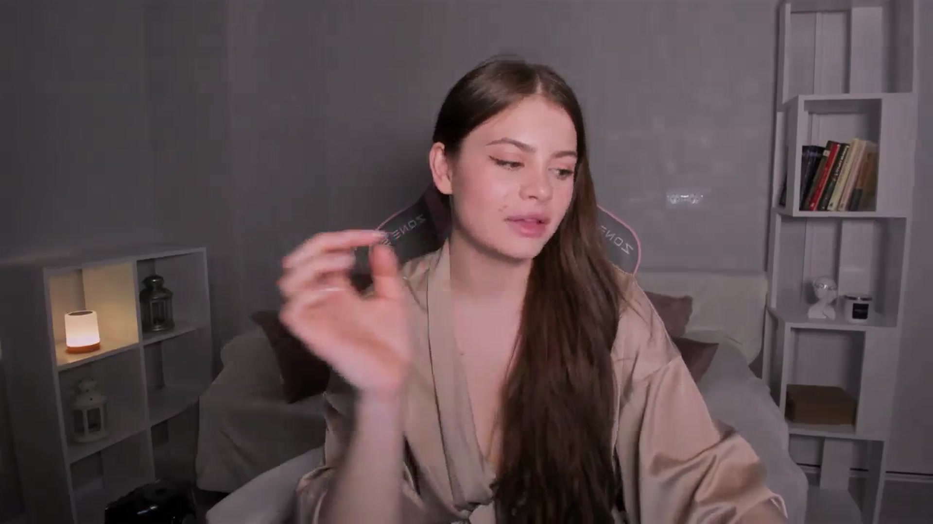 Gallery image thumbnail from LunaSeduces's myfreecams stream on, 04/08/2024, 16:03 image 9 of 20