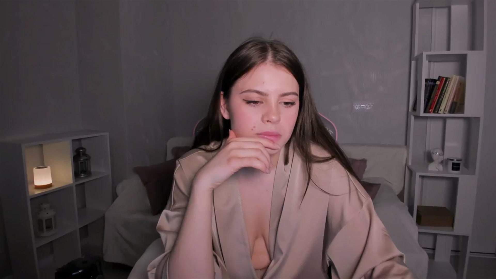 Gallery image thumbnail from LunaSeduces's myfreecams stream on, 04/08/2024, 16:03 image 12 of 20