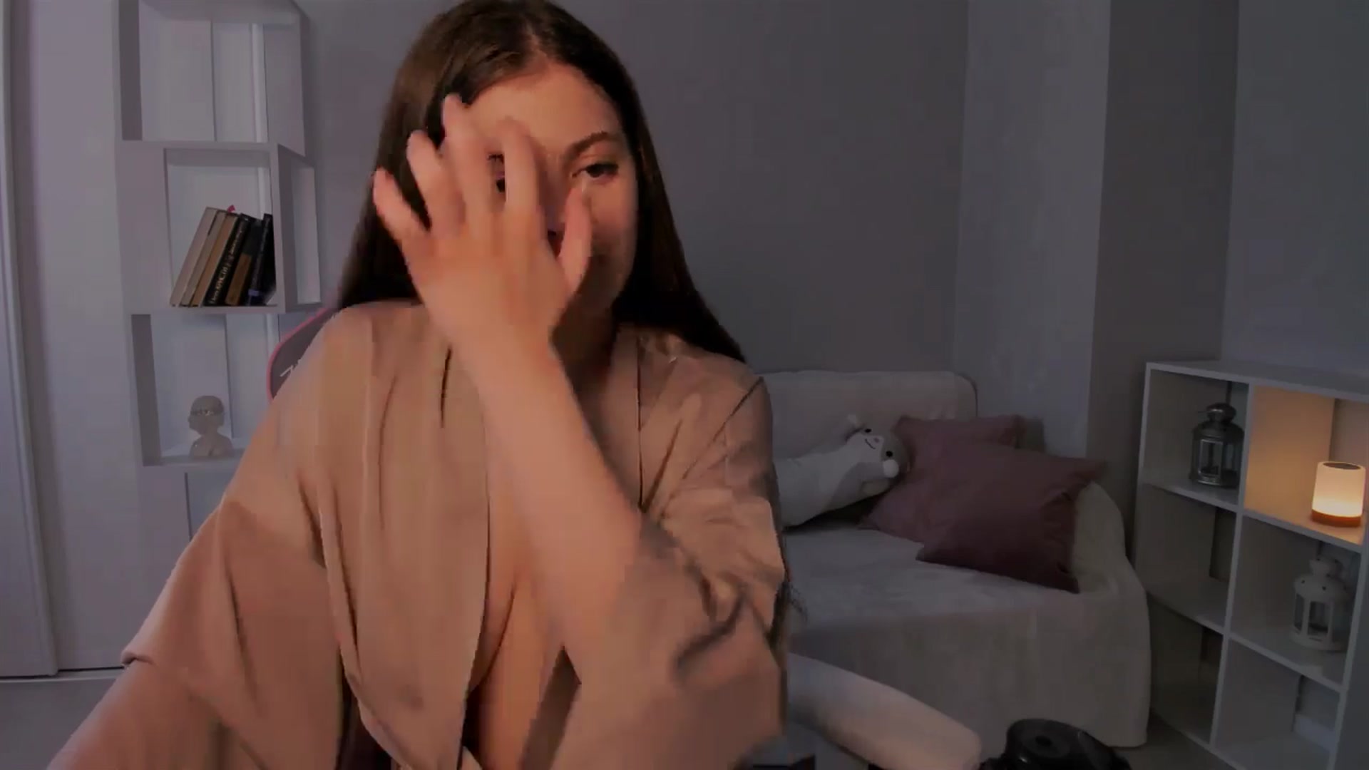 Gallery image thumbnail from LunaSeduces's myfreecams stream on, 05/17/2024, 08:37 image 17 of 20