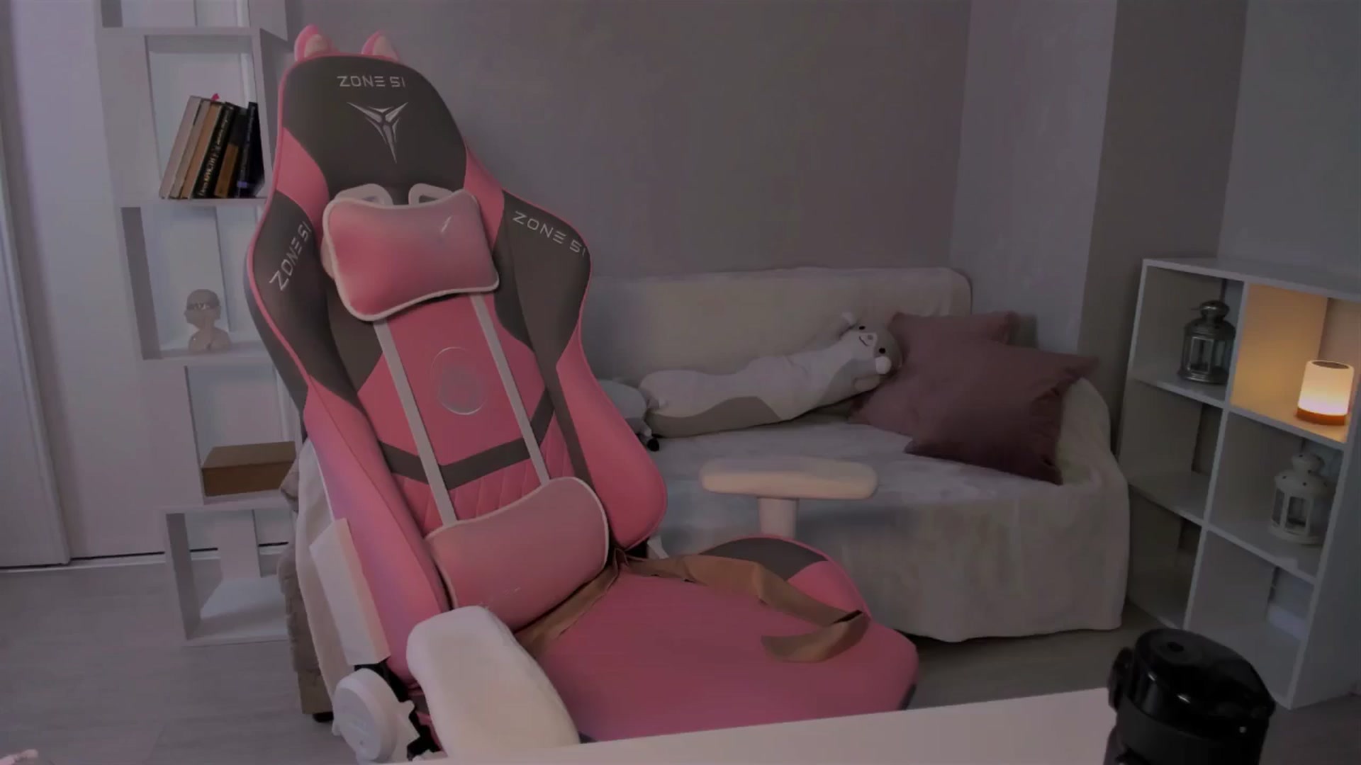 Gallery image thumbnail from LunaSeduces's myfreecams stream on, 05/17/2024, 08:37 image 2 of 20