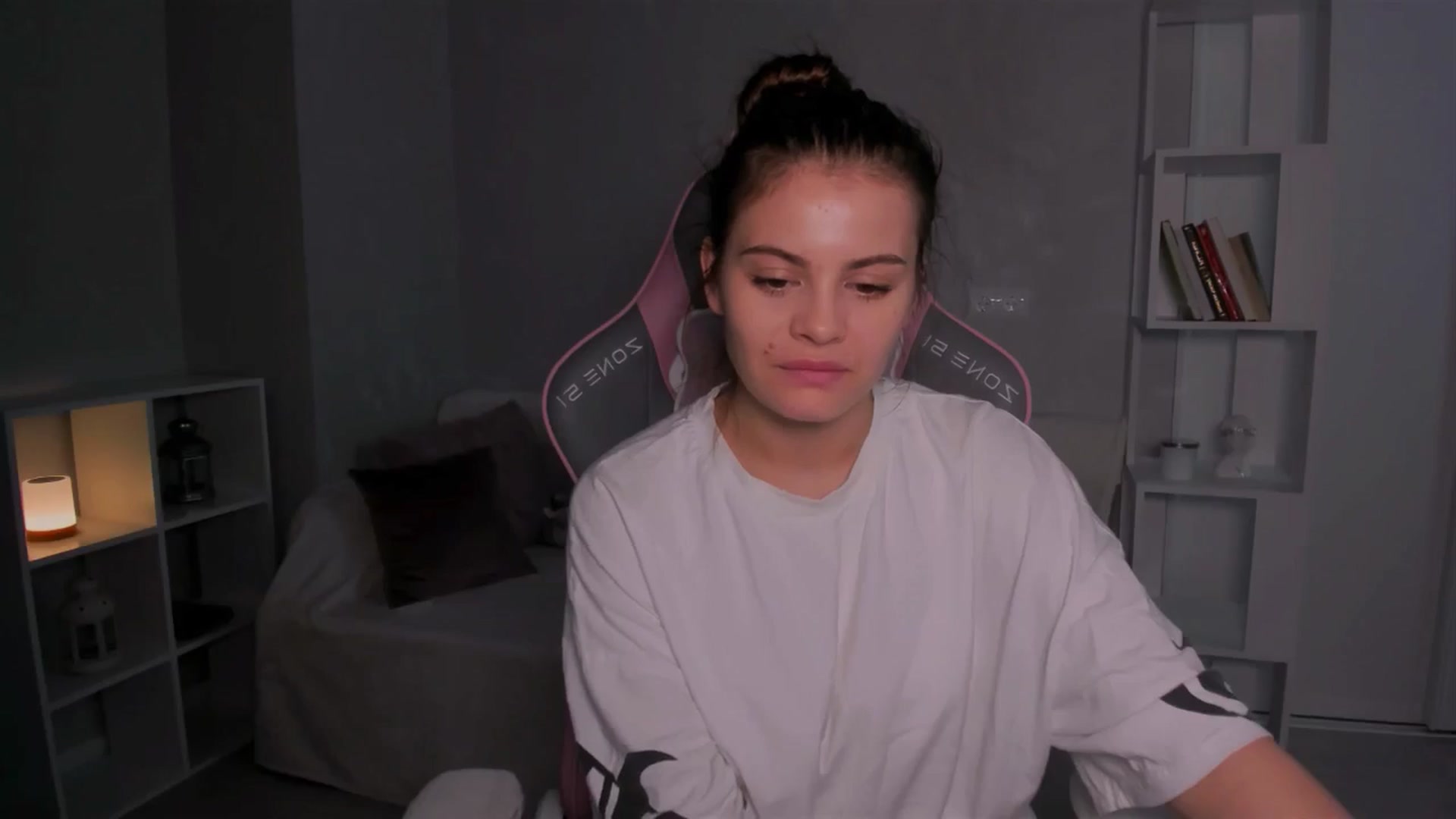 Gallery image thumbnail from LunaSeduces's myfreecams stream on, 06/16/2024, 15:45 image 15 of 20