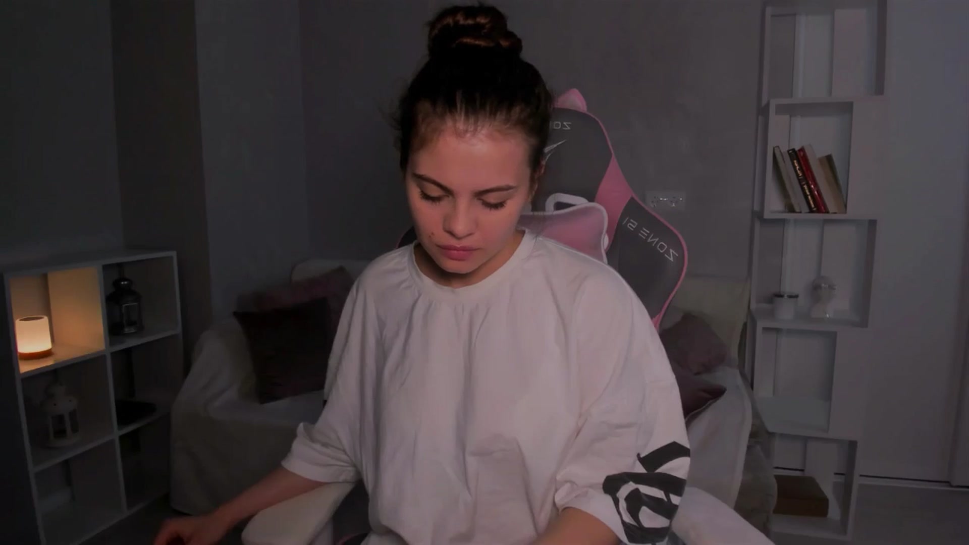 Gallery image thumbnail from LunaSeduces's myfreecams stream on, 06/16/2024, 15:45 image 2 of 20