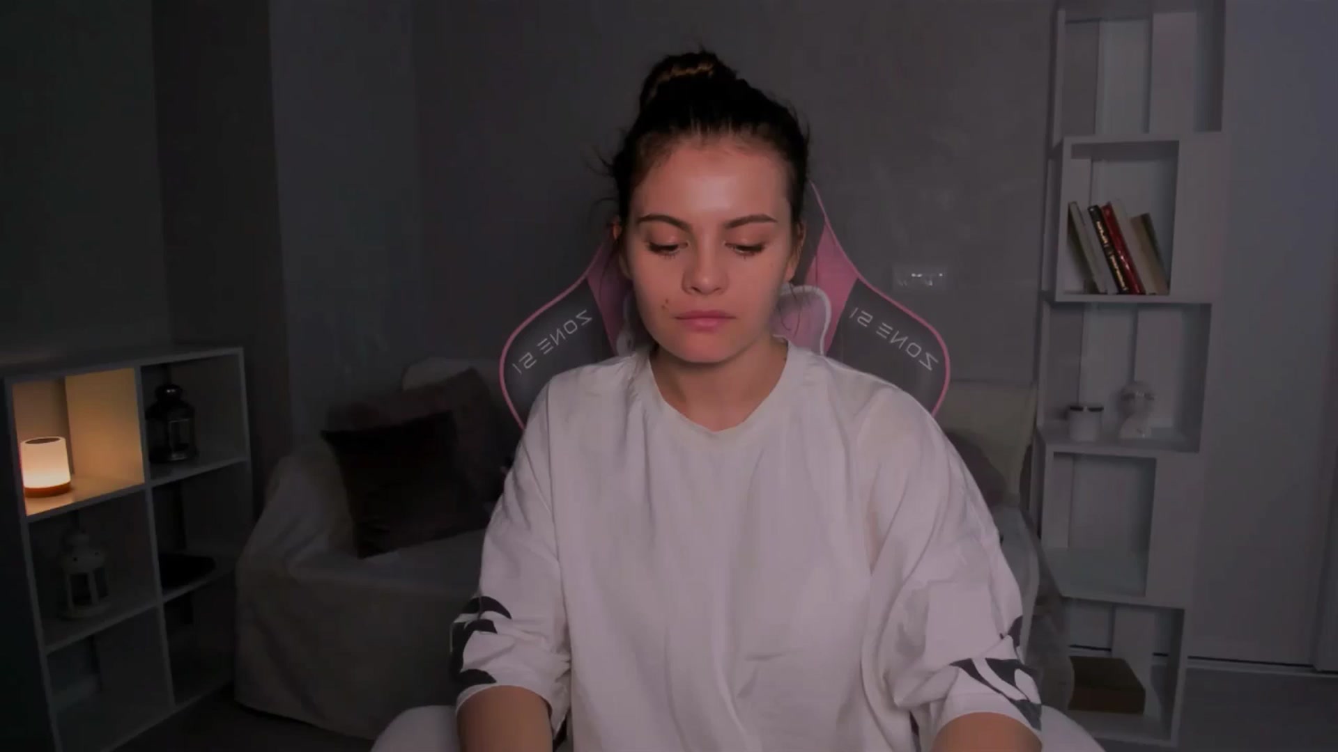 Gallery image thumbnail from LunaSeduces's myfreecams stream on, 06/16/2024, 15:45 image 12 of 20