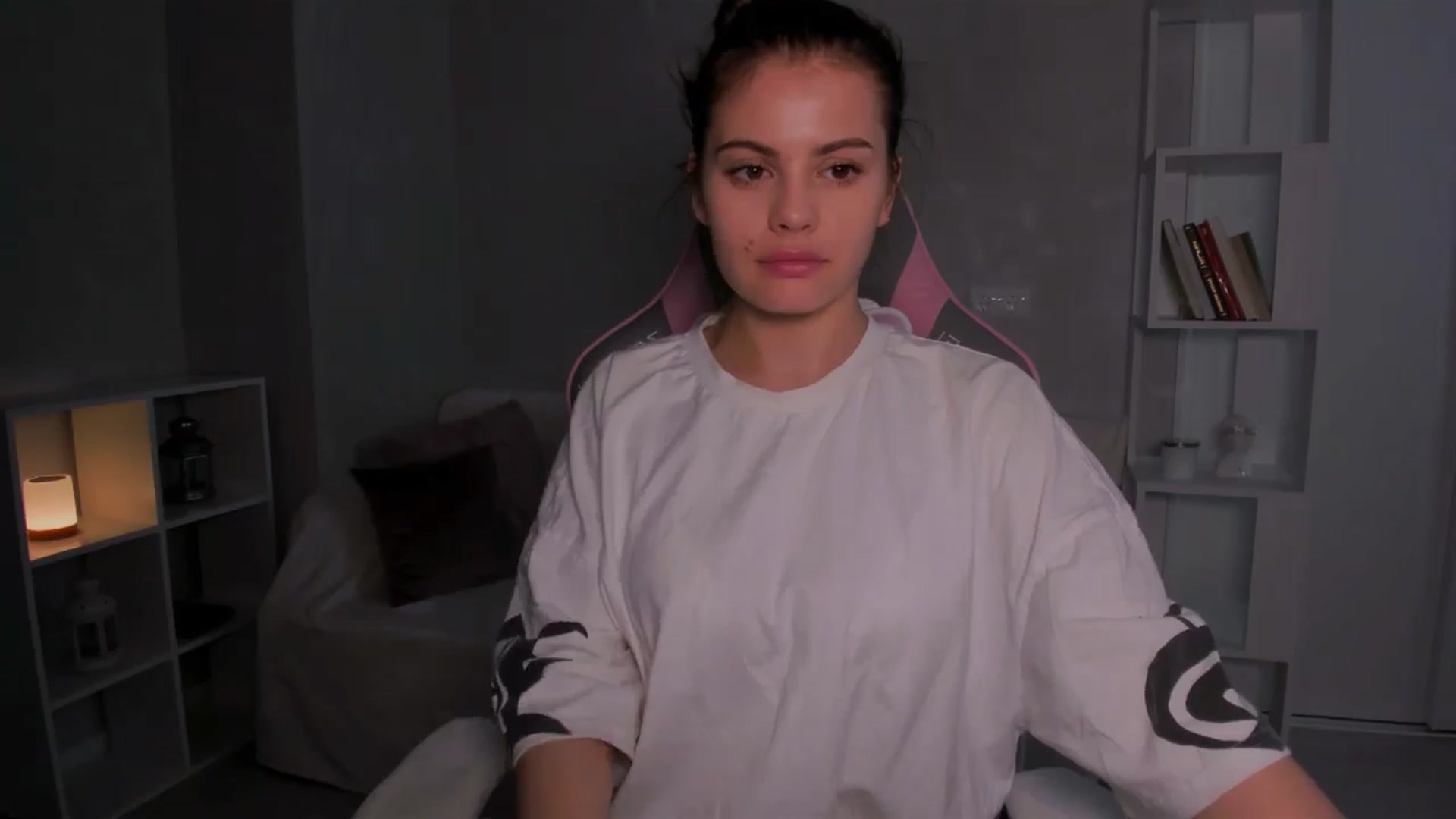Gallery image thumbnail from LunaSeduces's myfreecams stream on, 06/16/2024, 15:45 image 5 of 20