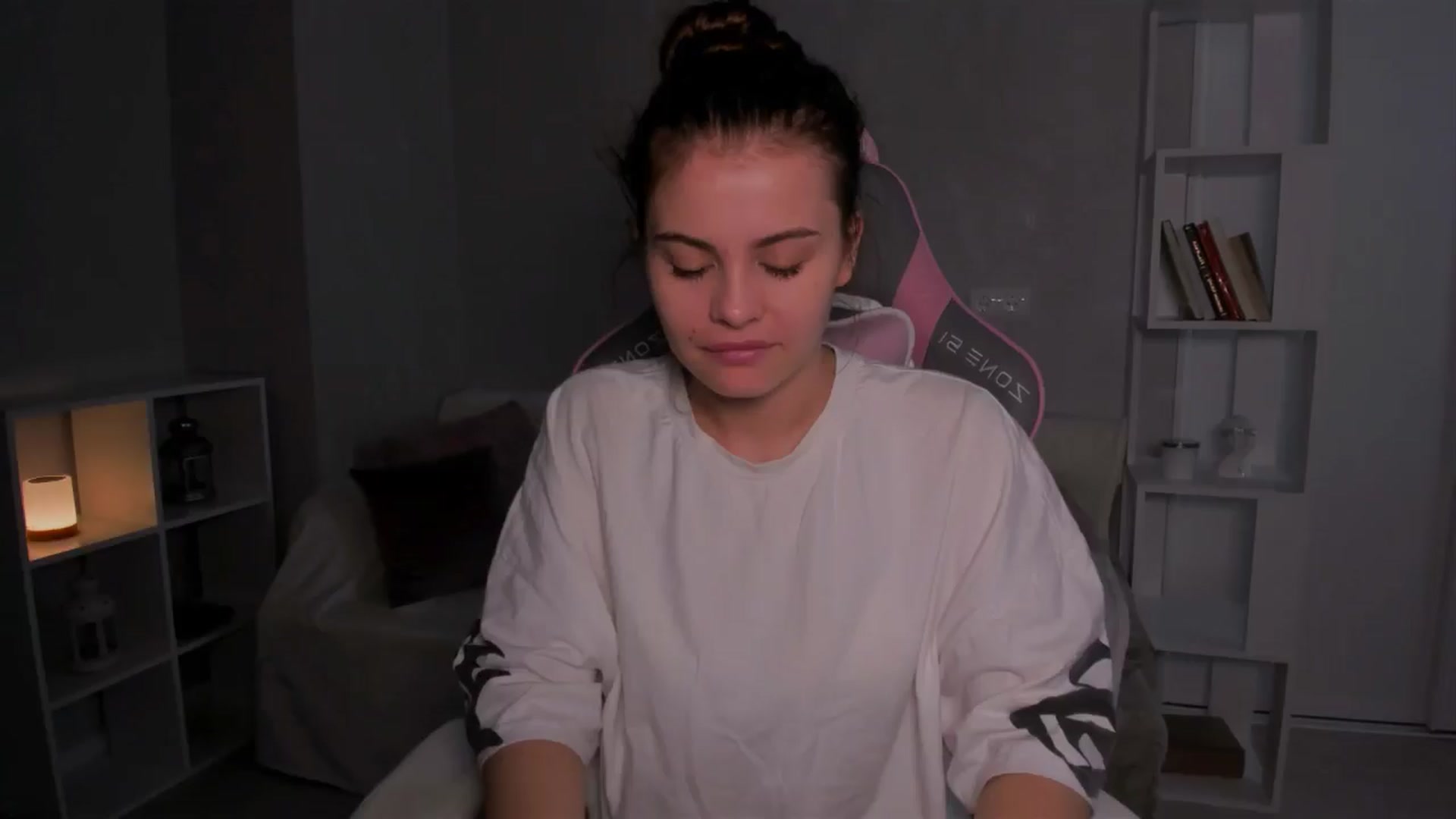 Gallery image thumbnail from LunaSeduces's myfreecams stream on, 06/16/2024, 15:45 image 6 of 20
