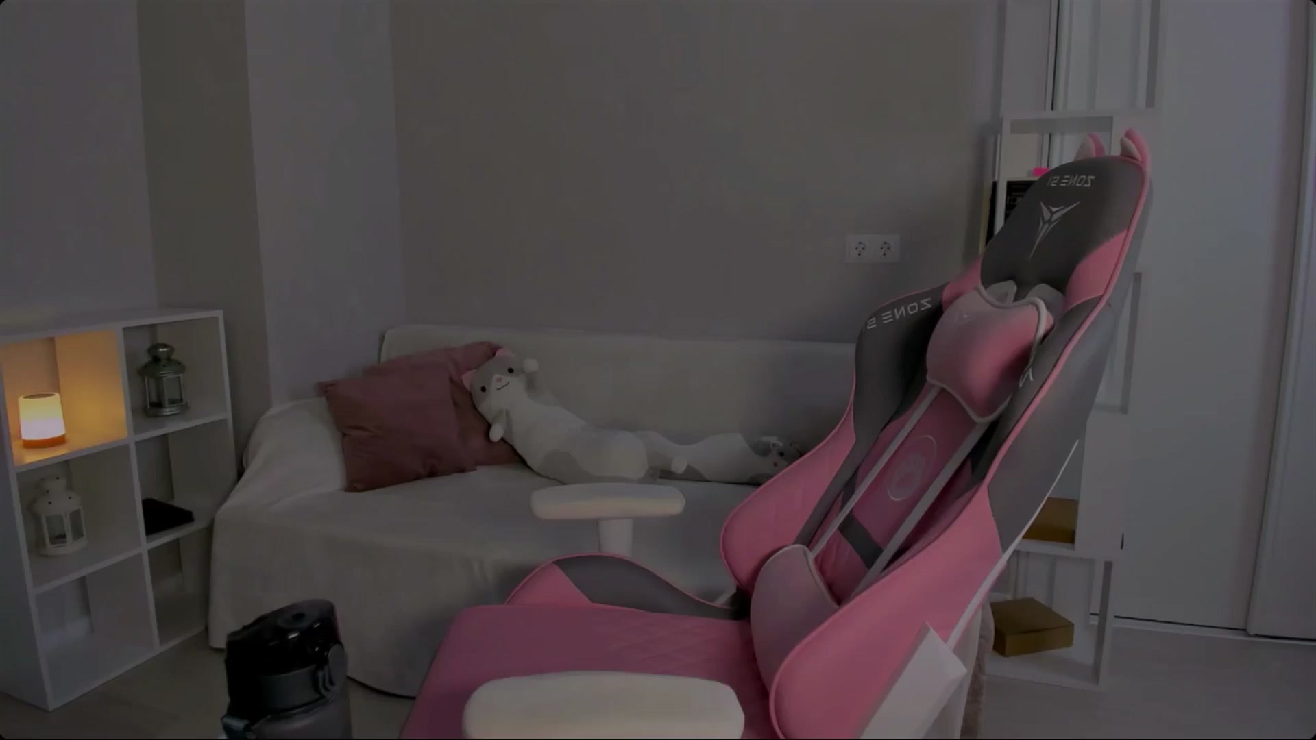 Gallery image thumbnail from LunaSeduces's myfreecams stream on, 07/14/2024, 13:35 image 4 of 20