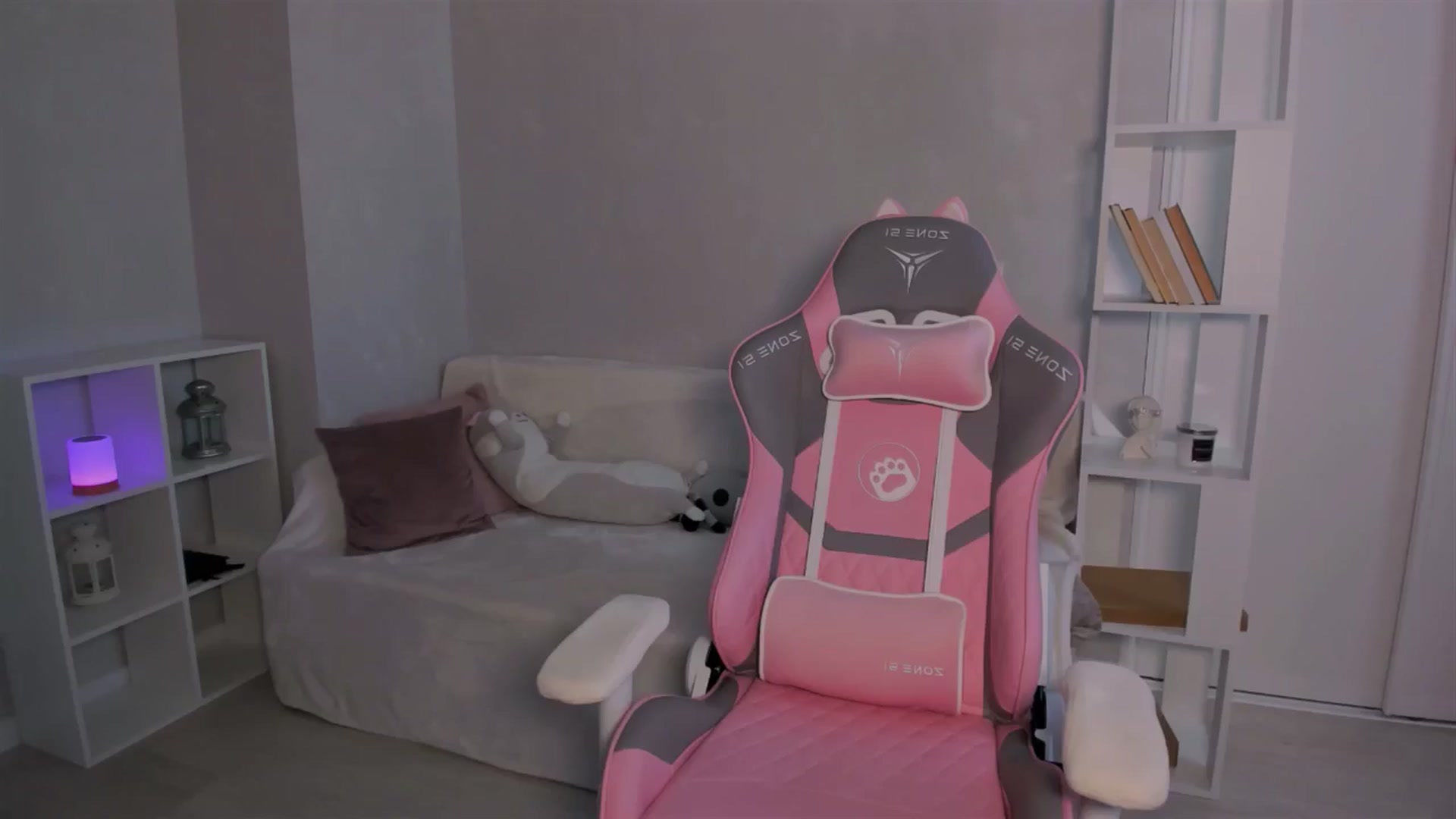 Gallery image thumbnail from LunaSeduces's myfreecams stream on, 09/22/2024, 13:08 image 7 of 20